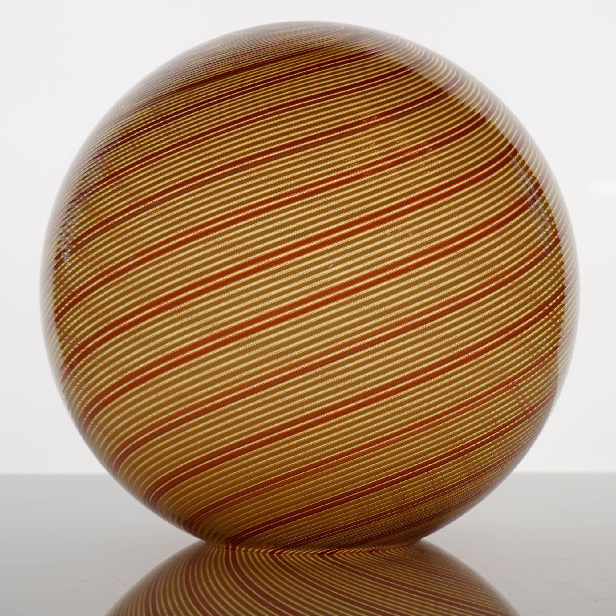 Ensemble Gaia Trittico de 3 sphères en verre filigrana Mezza ambré/rouge de Murano, Piattelli en vente 12