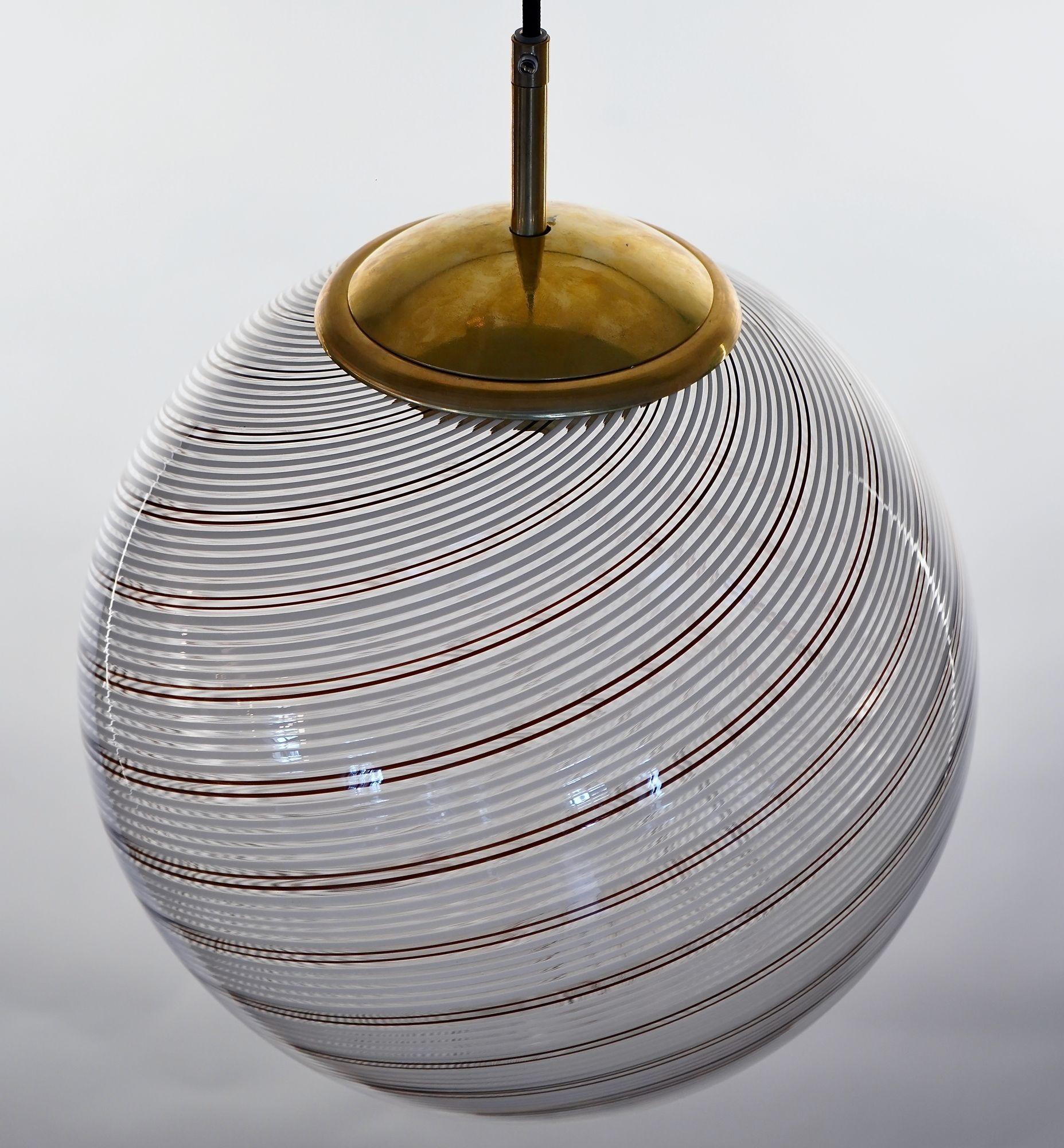 Sfera in vetro Gaia Trittico3 Murano White Black Mezza Filigrana, Piattelli Design in vendita 11