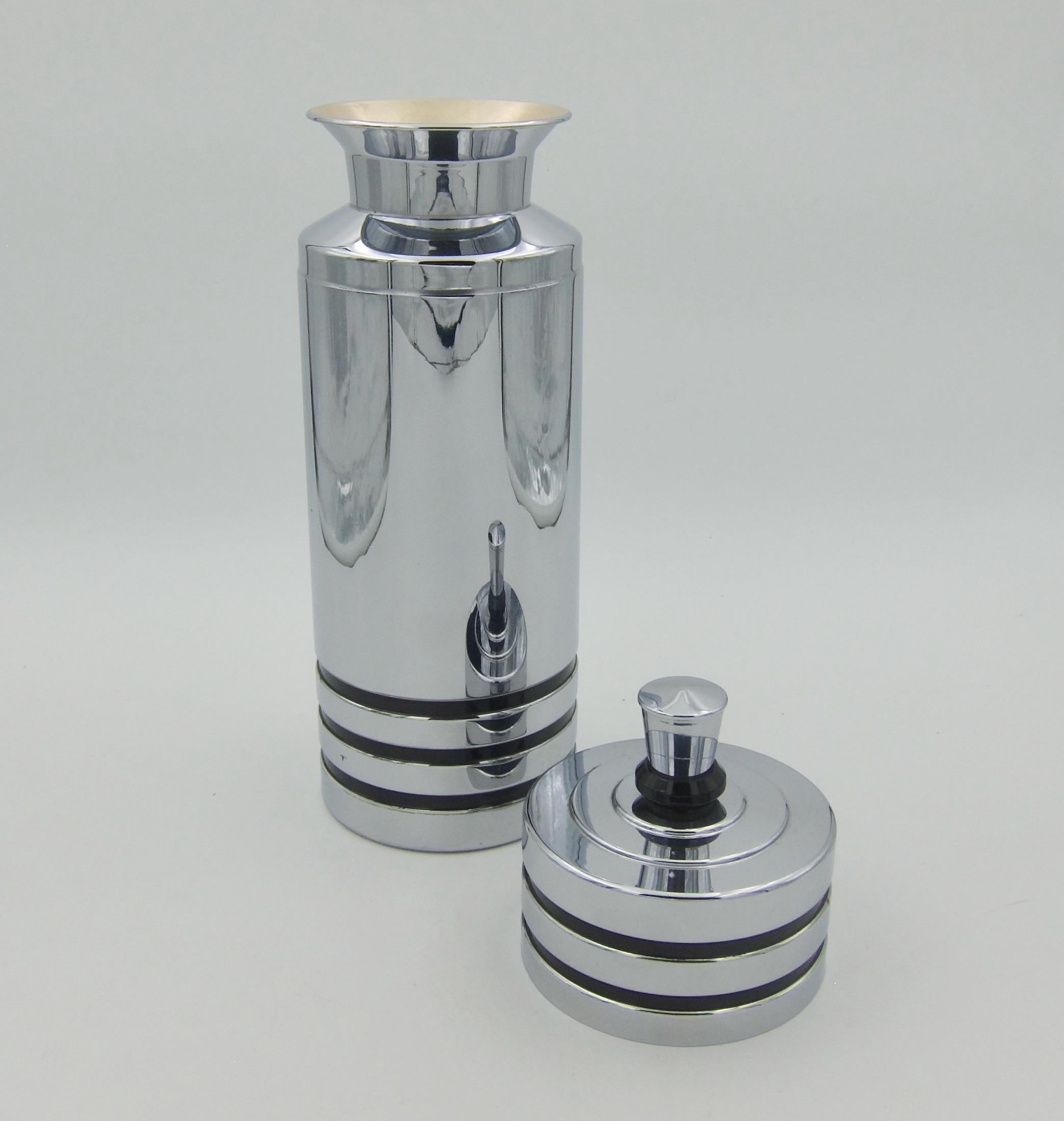 Mid-20th Century Howard Reichenbach for Chase Art Deco Cocktail Shaker and Cup Gaiety Set