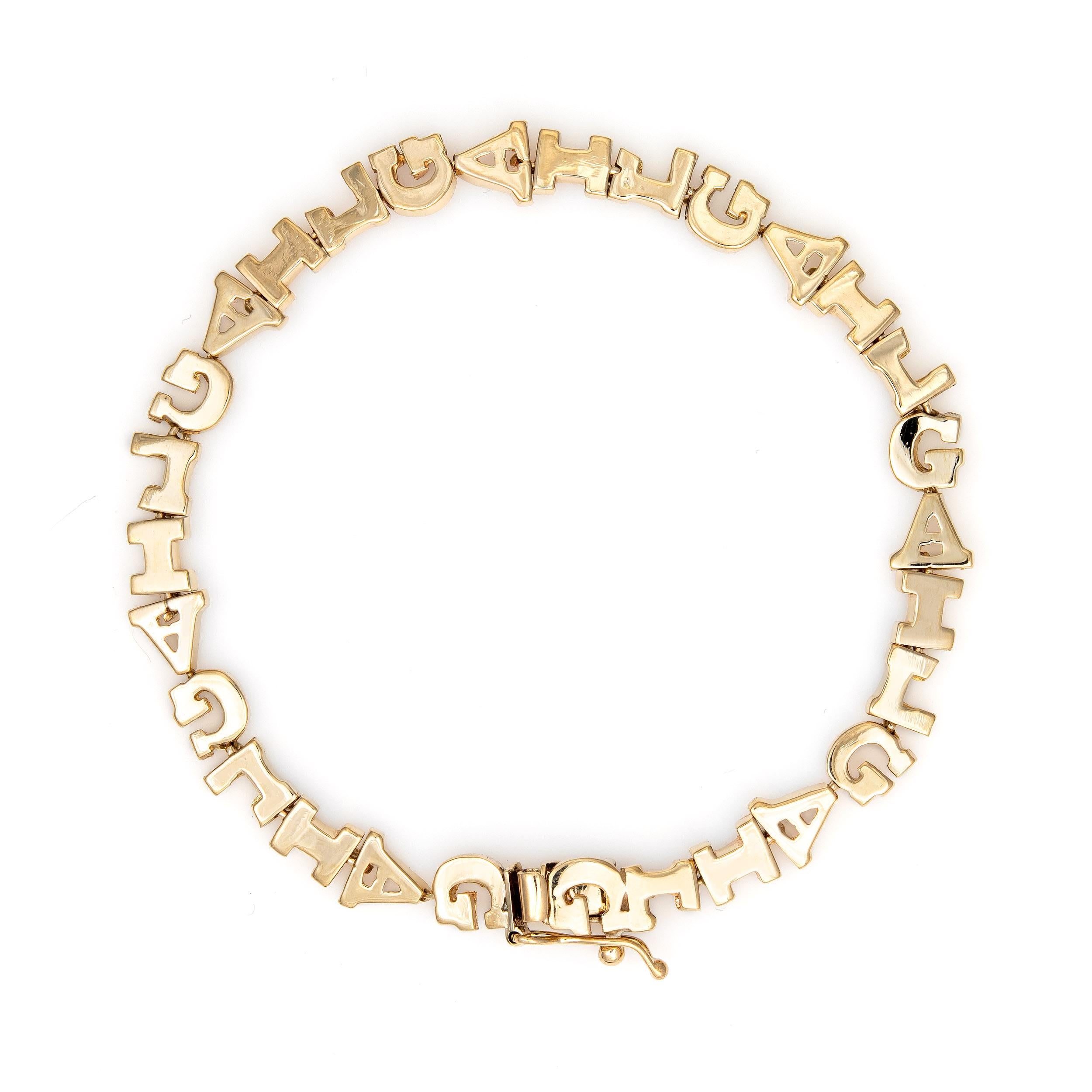 Bracelet en forme de feuille vintage en or jaune 14 carats avec initiale en forme de plaque de joaillerie Bon état - En vente à Torrance, CA