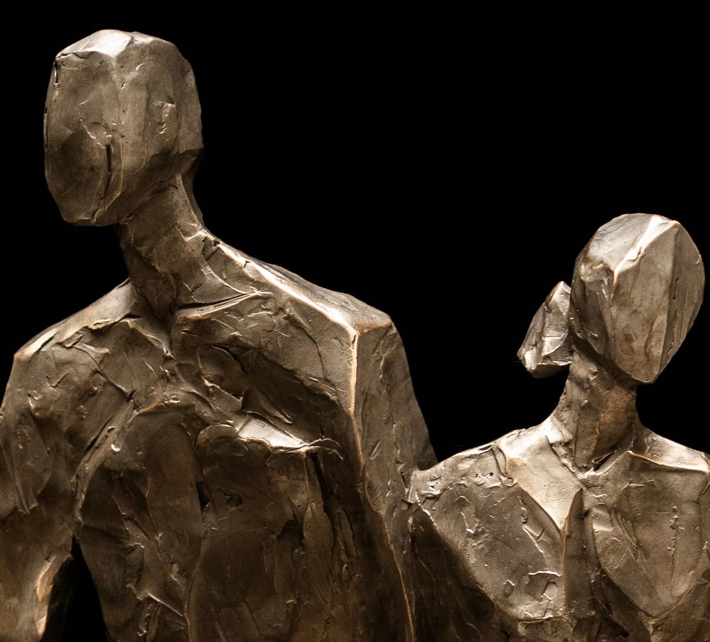 Verwandtschaft 2/9 (Gold), Abstract Sculpture, von Gail Folwell