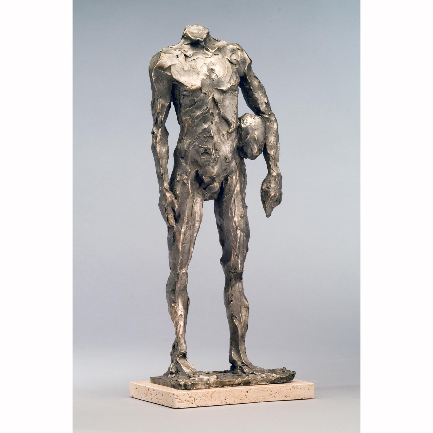 Gail Folwell Figurative Sculpture – pose 3/9, Ausrichtung