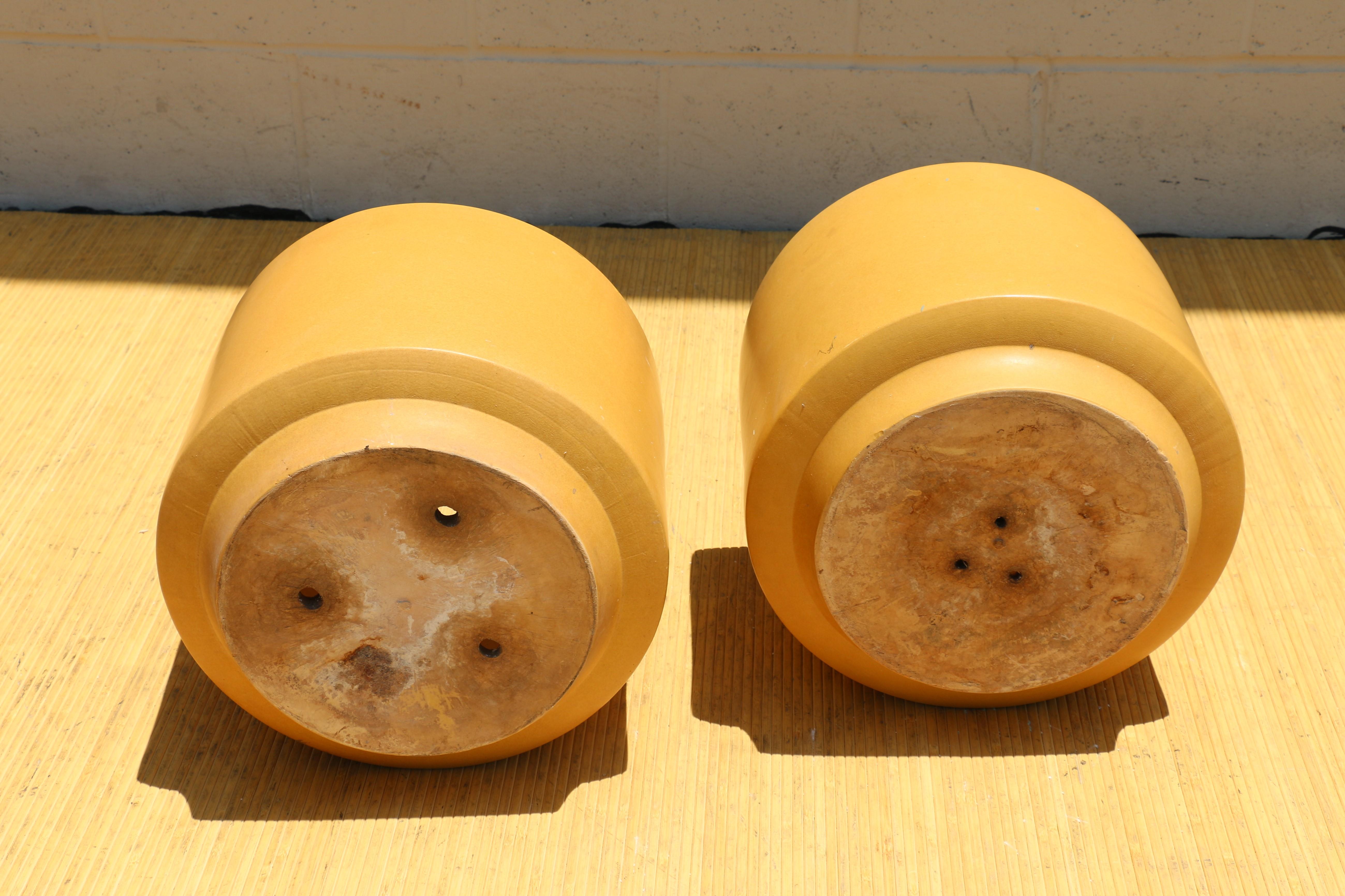 Paire de jardinières modernes Gainey Art Pottery à glaçure jaune satiné en vente 4