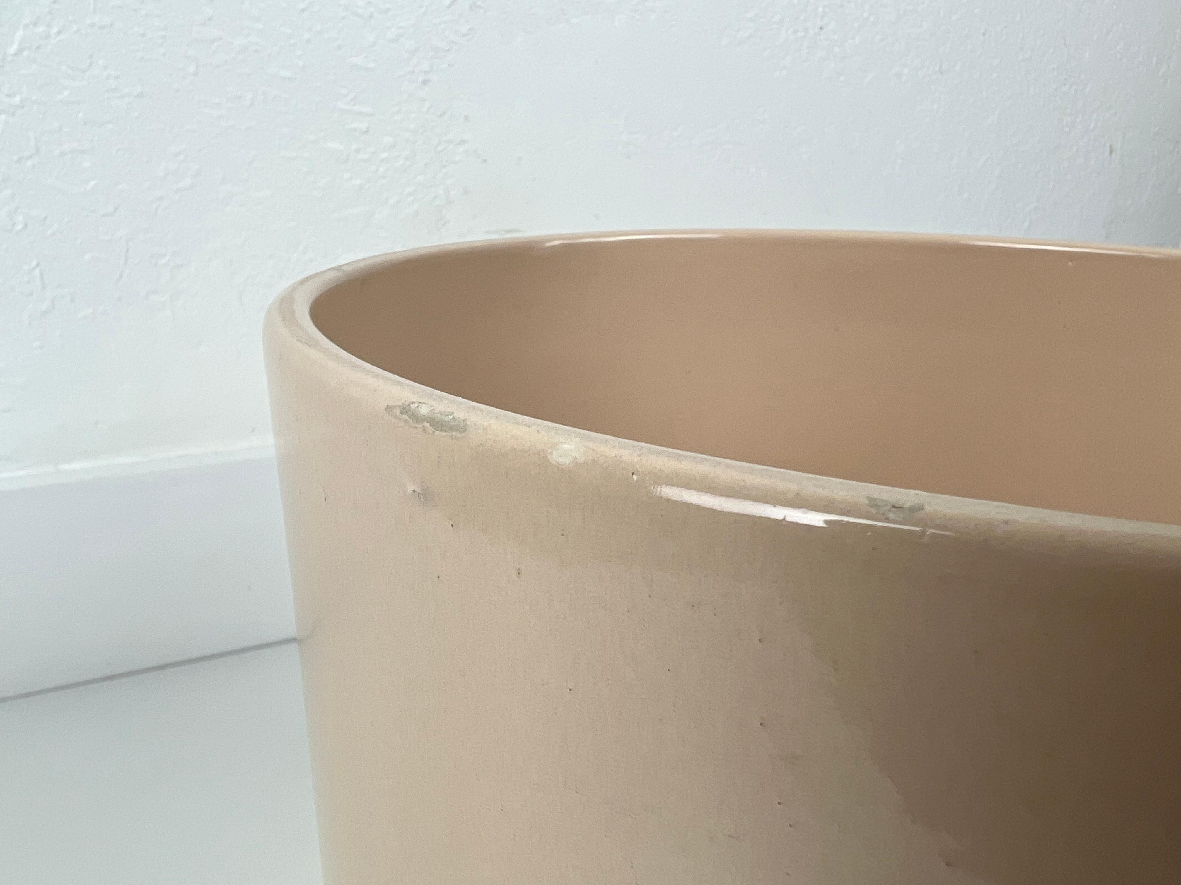 20th Century Gainey Ceramics AC9 Beige Planter