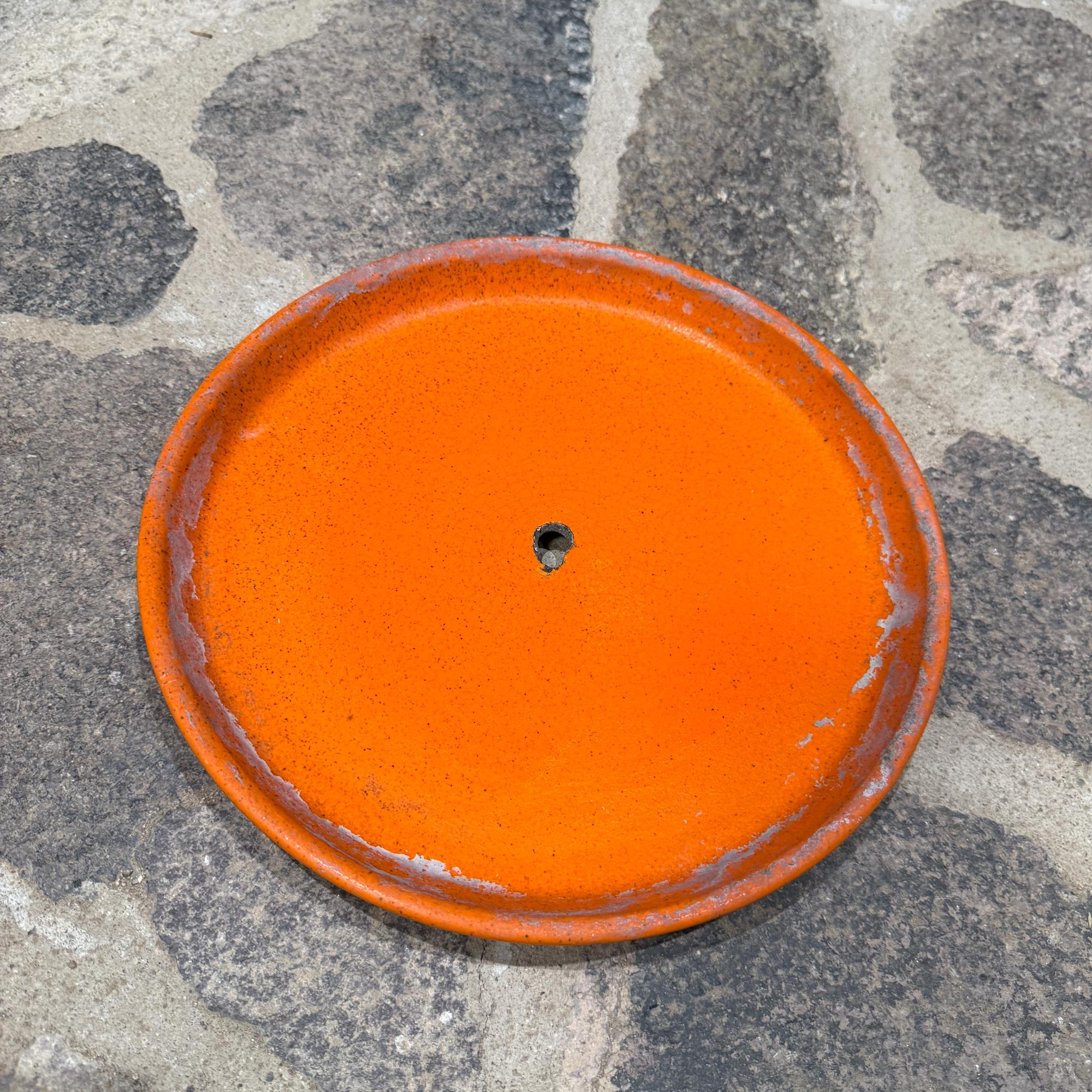 Gainey Pottery Orange Platte für Pflanzer Mitte des Jahrhunderts Modern (Moderne der Mitte des Jahrhunderts) im Angebot