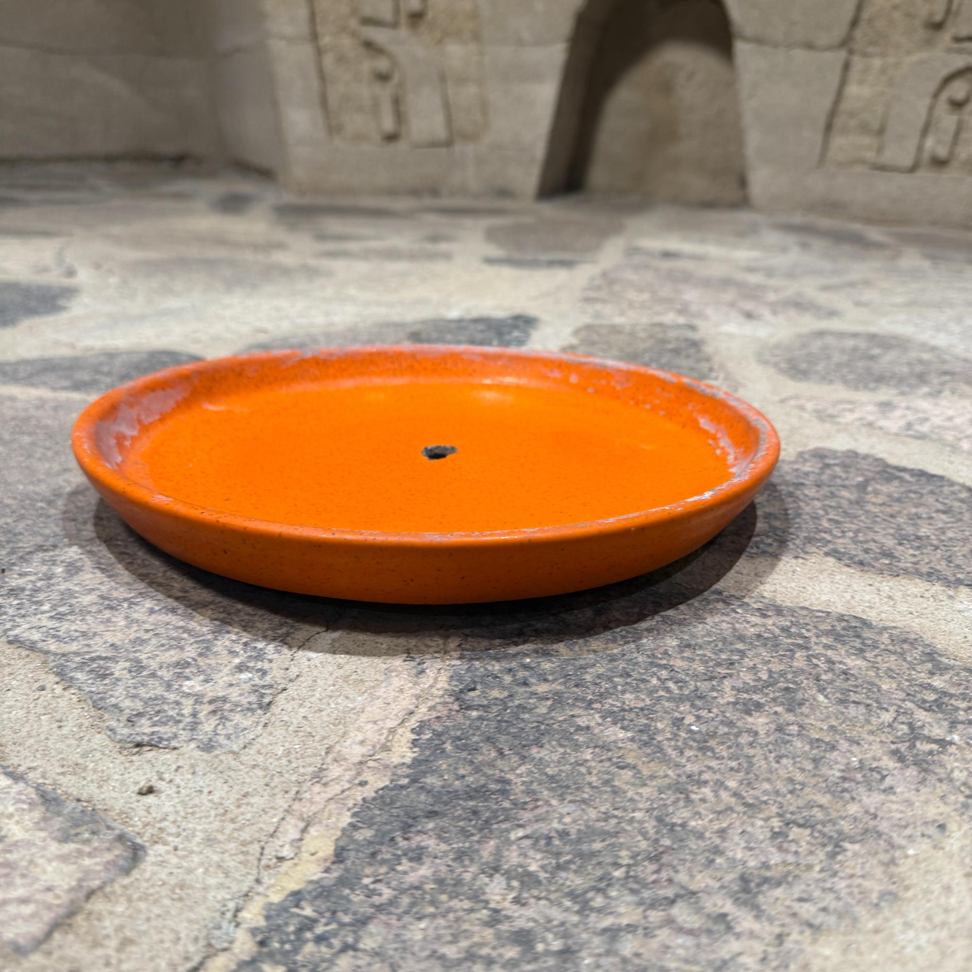 Gainey Pottery Orange Platte für Pflanzer Mitte des Jahrhunderts Modern (Glasiert) im Angebot