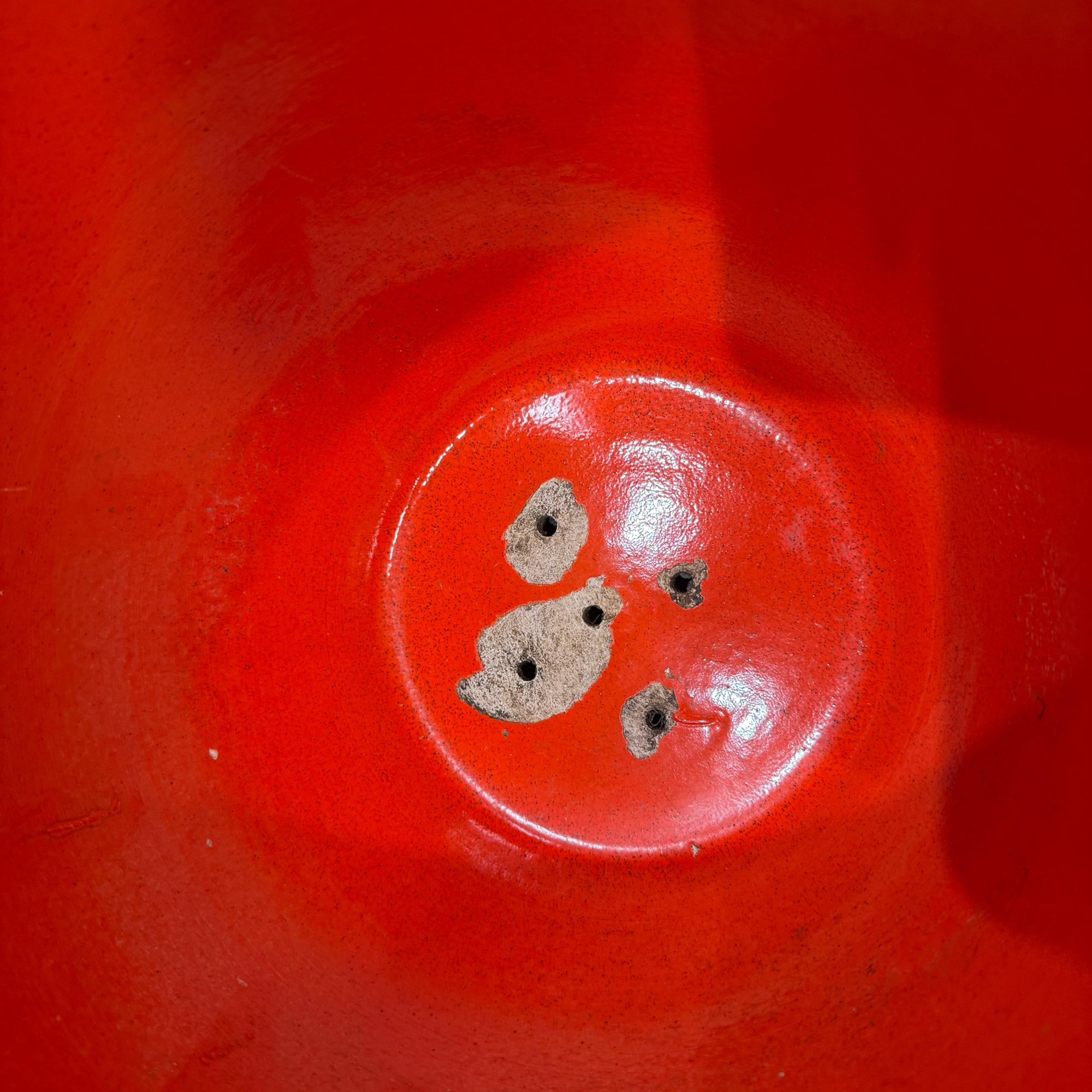 Gainey White Planter Mid Century Modern Satin Finish Egg Shape RED en vente 4