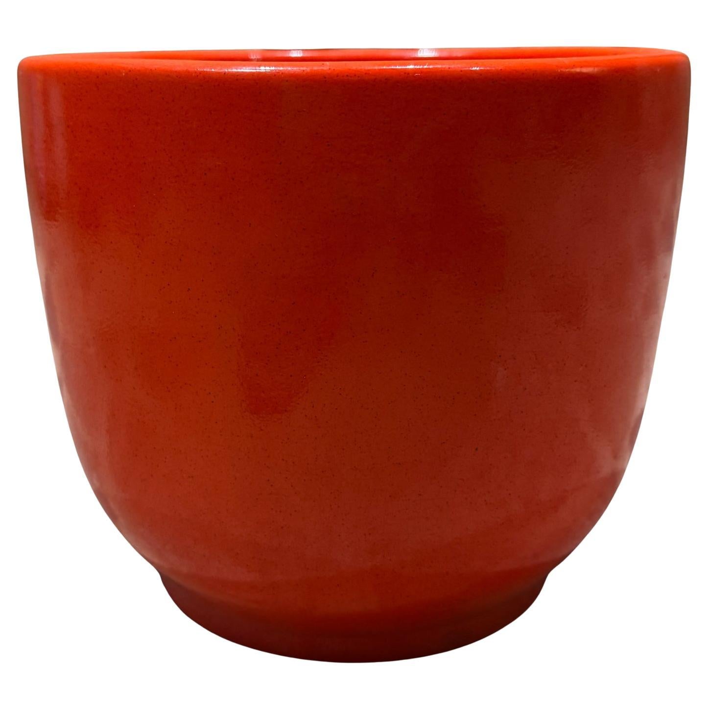 Gainey White Planter Mid Century Modern Satin Finish Egg Shape RED en vente