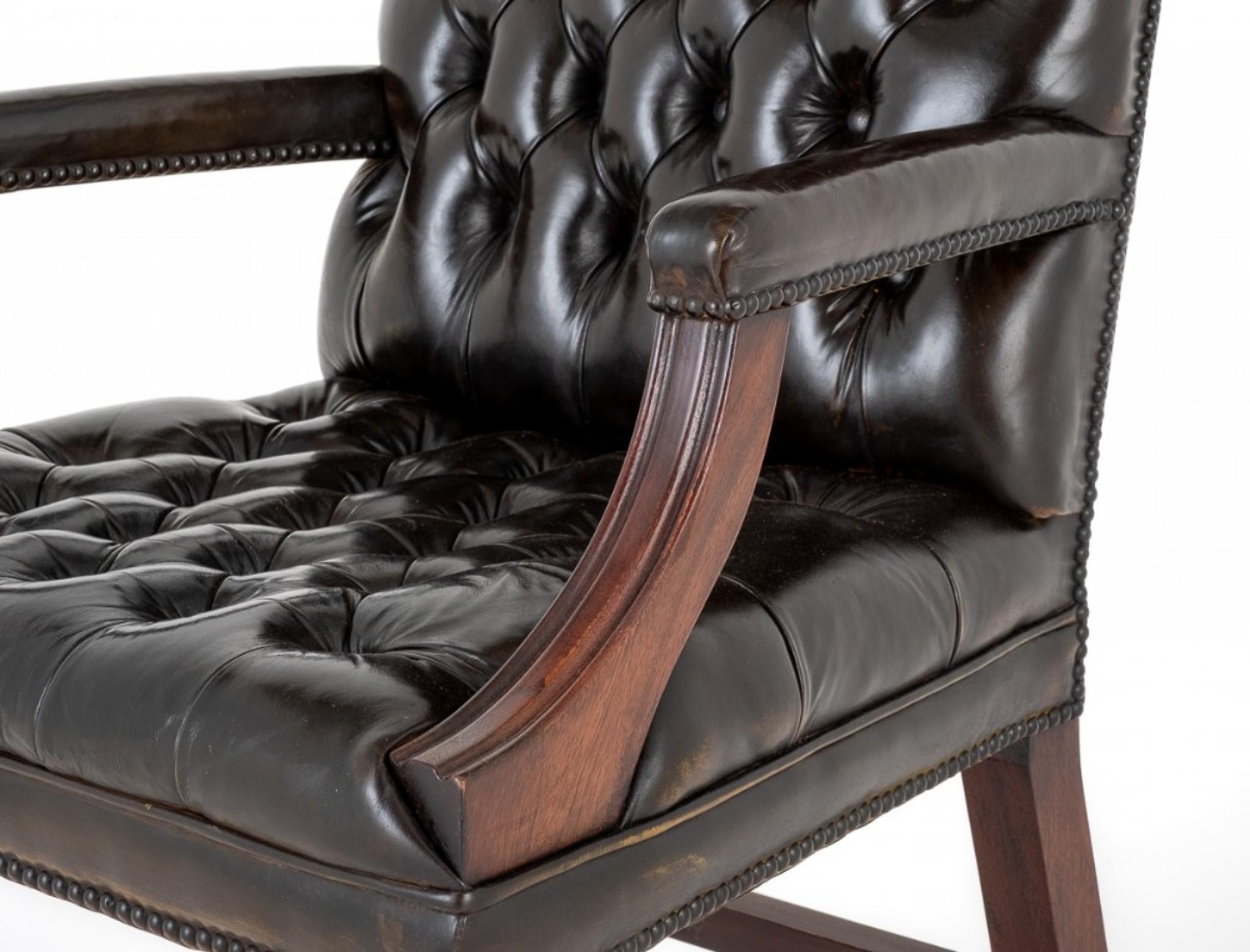 Gainsborough Arm Chair Deep Button Georgian In Good Condition In Potters Bar, GB