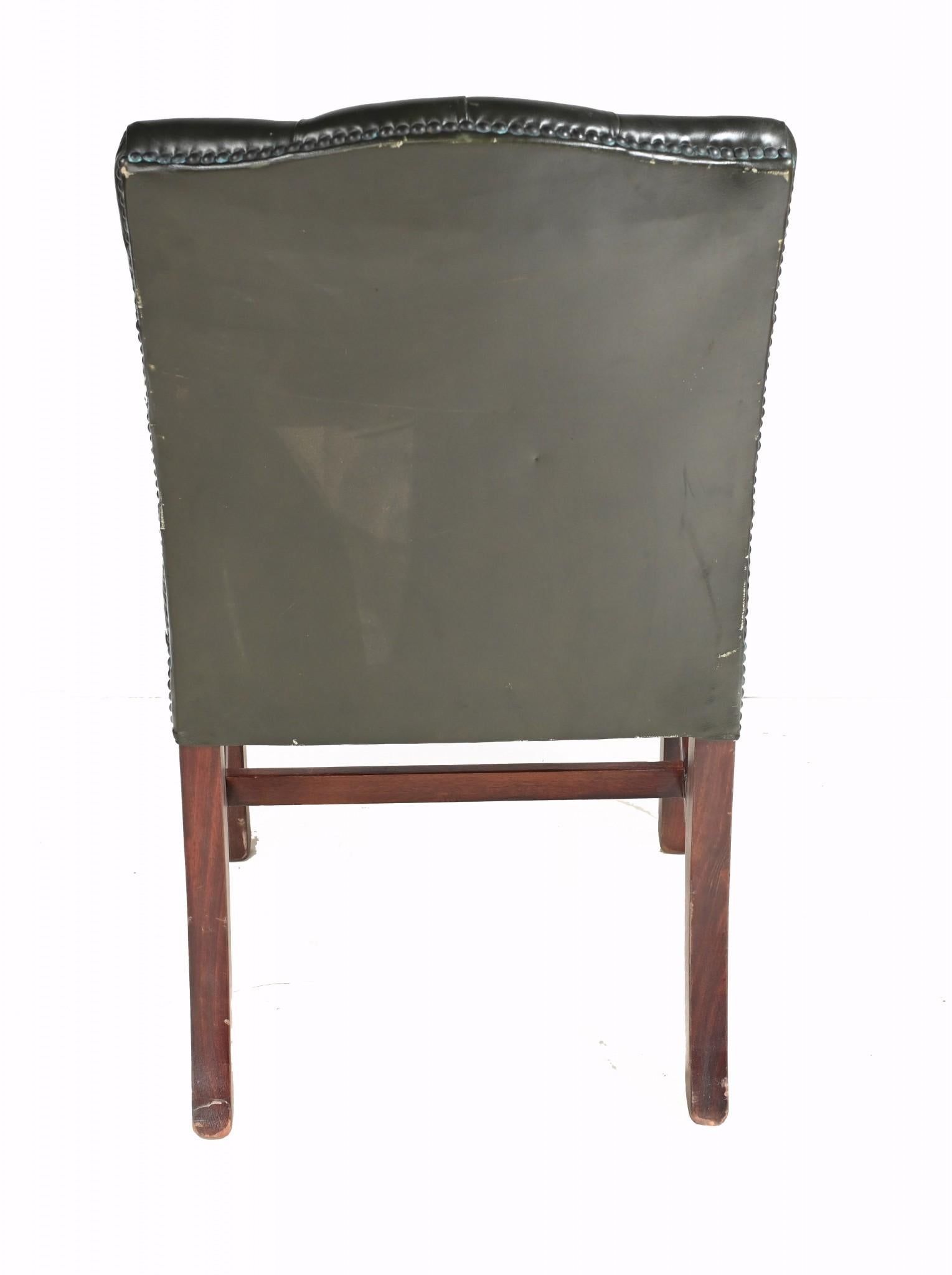 Gainsborough Arm Chair - Deep Button Leather Desk Seat Office In Good Condition For Sale In Potters Bar, GB
