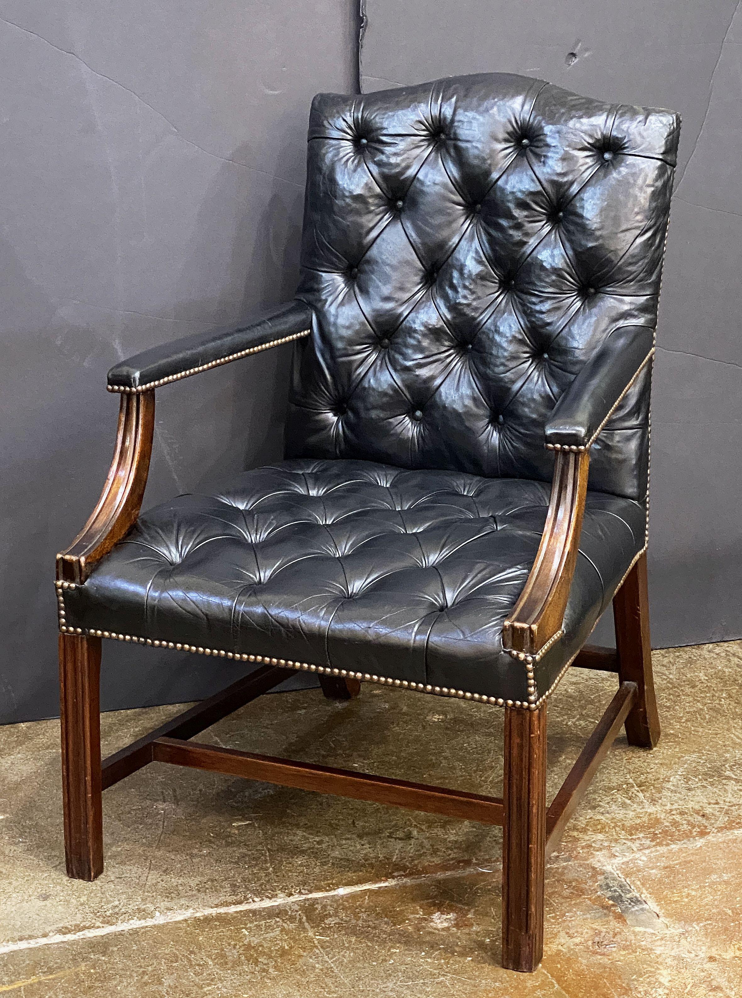 English Gainsborough Arm Chair of Leather and Mahogany from England For Sale