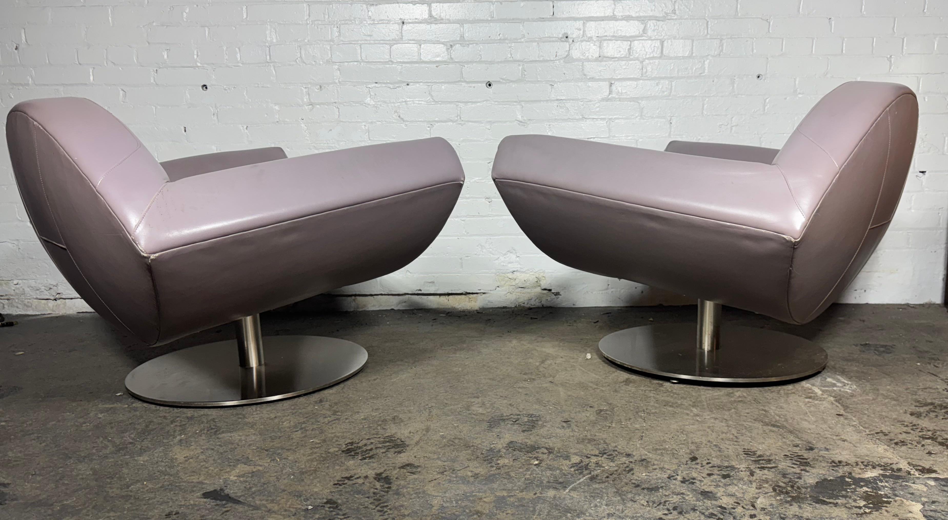 GAIVOTA leather & steel armchair by RICARDO FASANELLO 