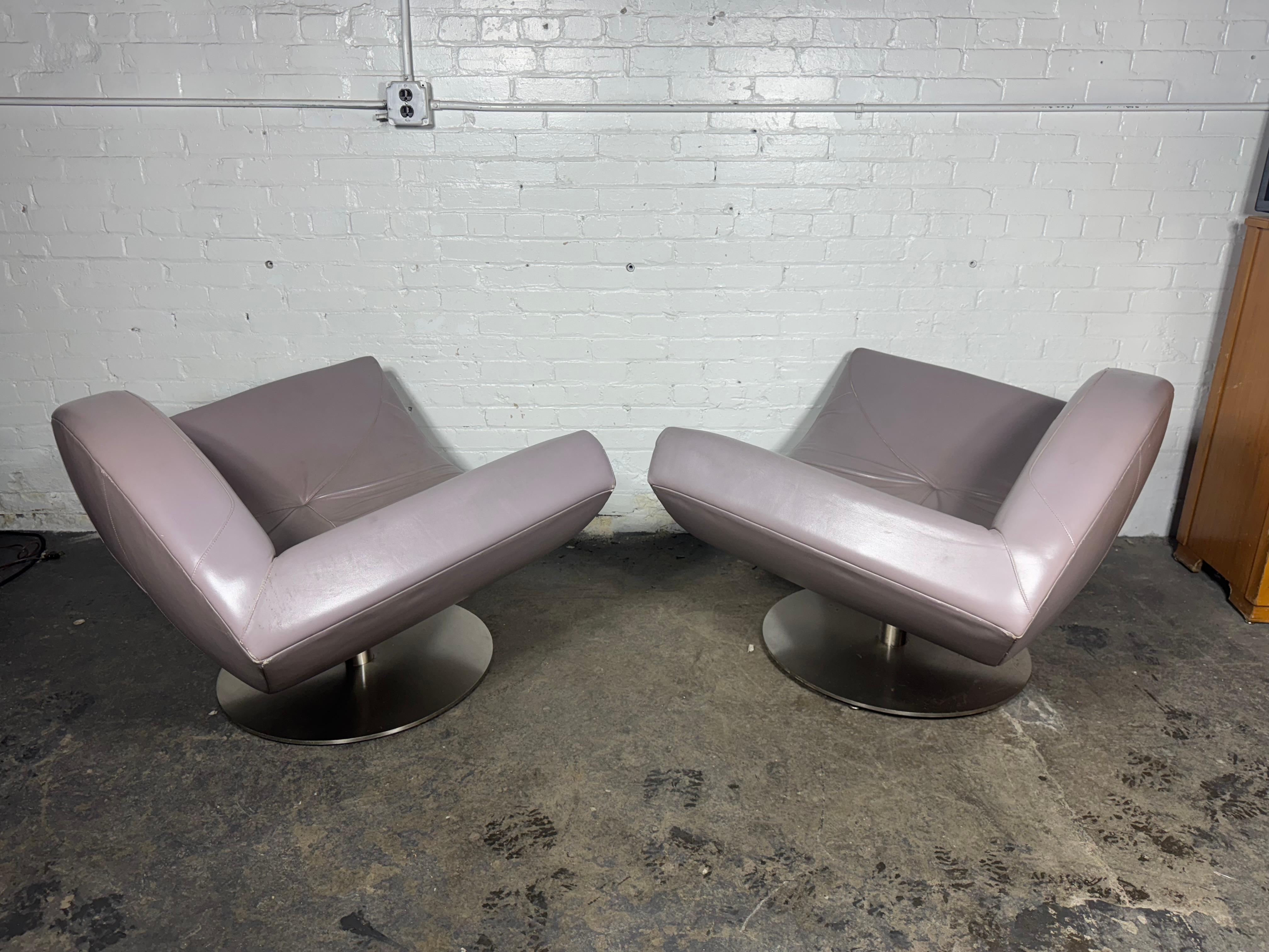 GAIVOTA leather & steel armchair by RICARDO FASANELLO 