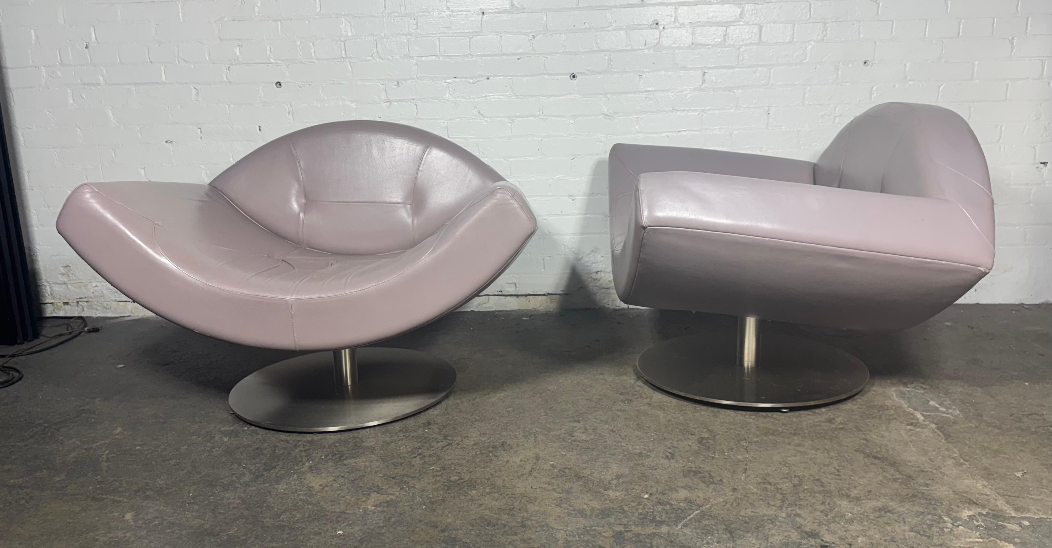 Hand-Crafted GAIVOTA leather & steel armchair by RICARDO FASANELLO 