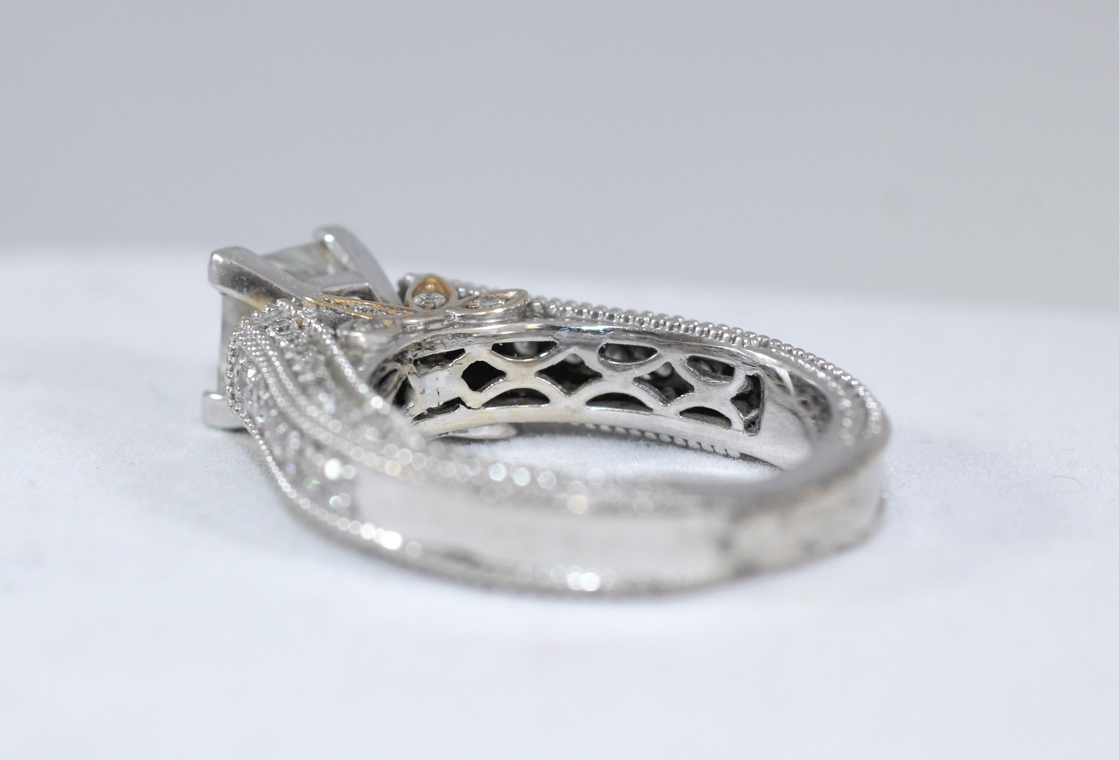 GAL Certified 1.7 Ct Square Diamond White 18K Gold Bridal Engagement Ring Excellent état - En vente à New York, NY