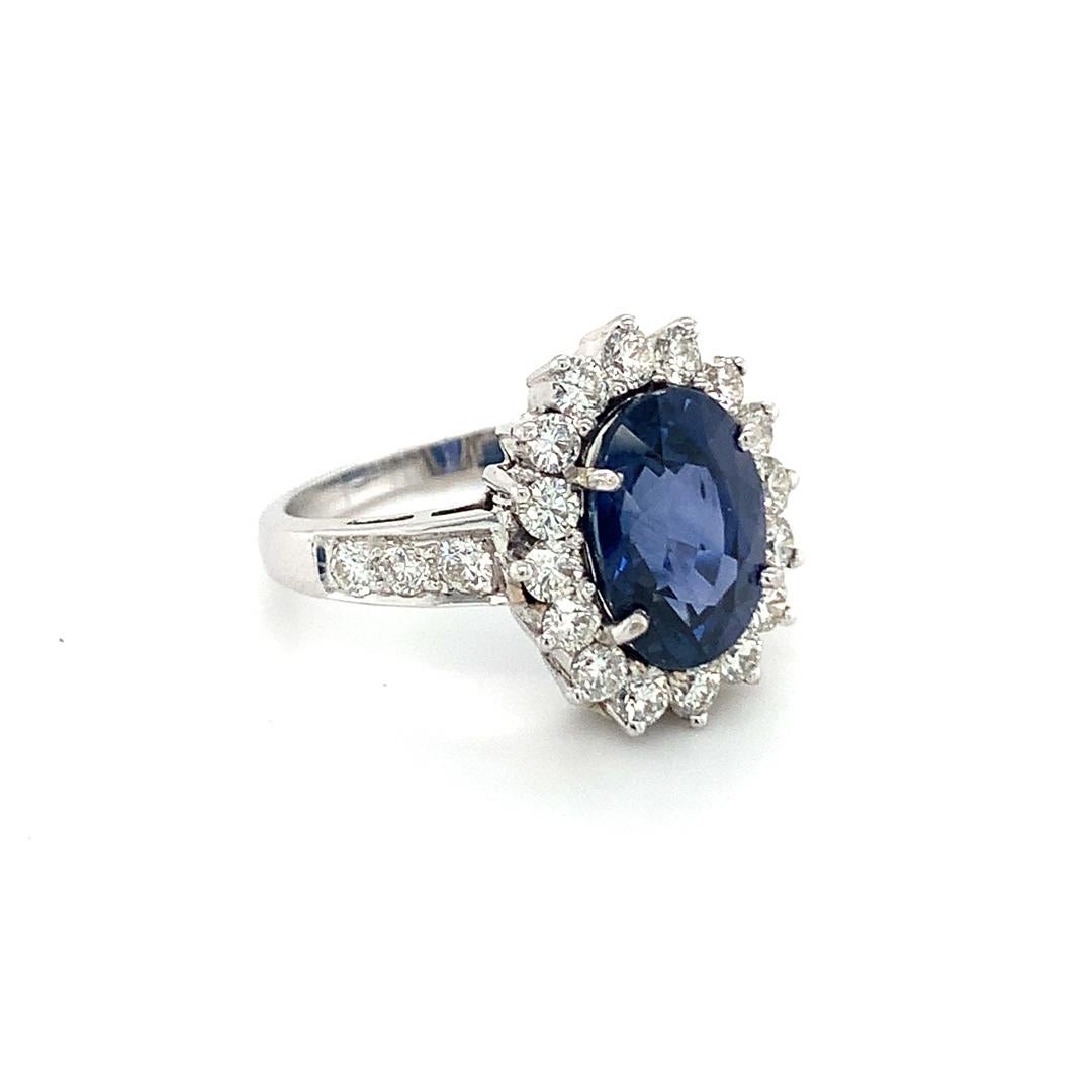Oval Cut GAL Certified 4.46 Carat Natural Blue Sapphire and Diamond Ring For Sale