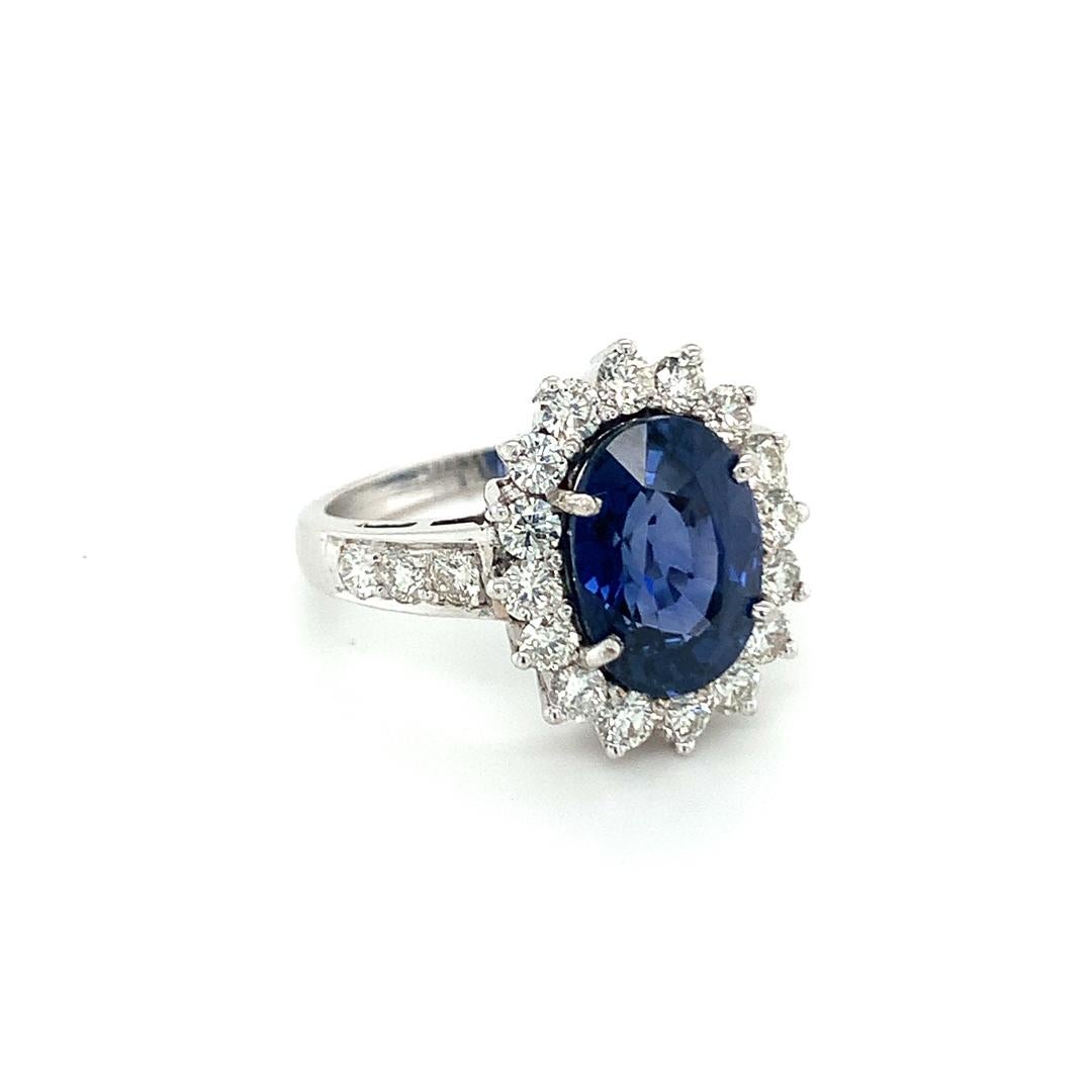 GAL Certified 4.46 Carat Natural Blue Sapphire and Diamond Ring For Sale 1