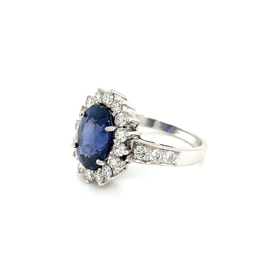 GAL Certified 4.46 Carat Natural Blue Sapphire and Diamond Ring For Sale 3