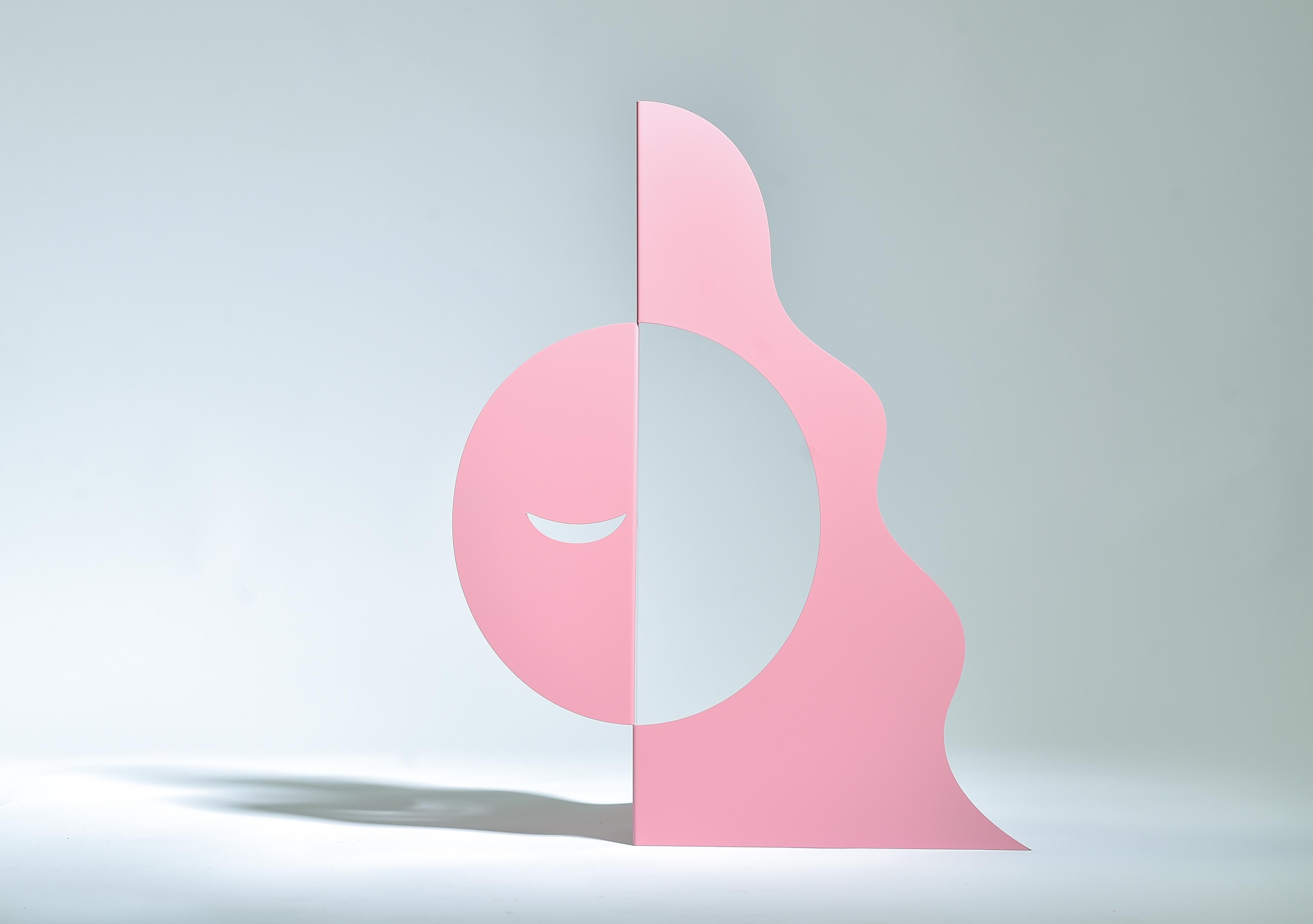 Figurative Sculpture de Gal Melnick - Luna rosa - escultura figurativa abstracta