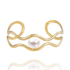 Gala 14k Gold Scallop Cuff with Pearl