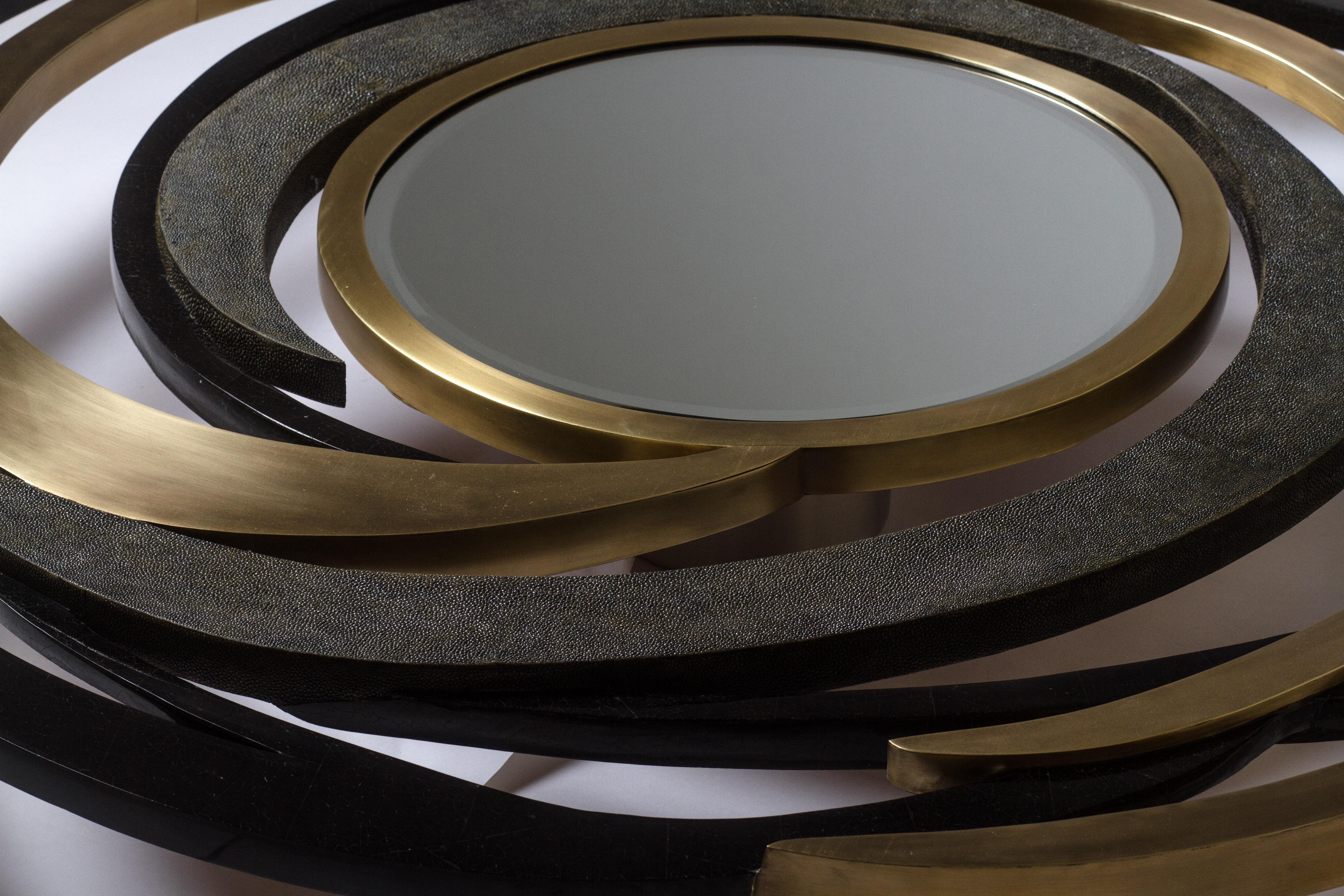 French Galactic Mirror in Coal Black Shagreen, Black Pen Shell and Brass by Kifu Paris For Sale