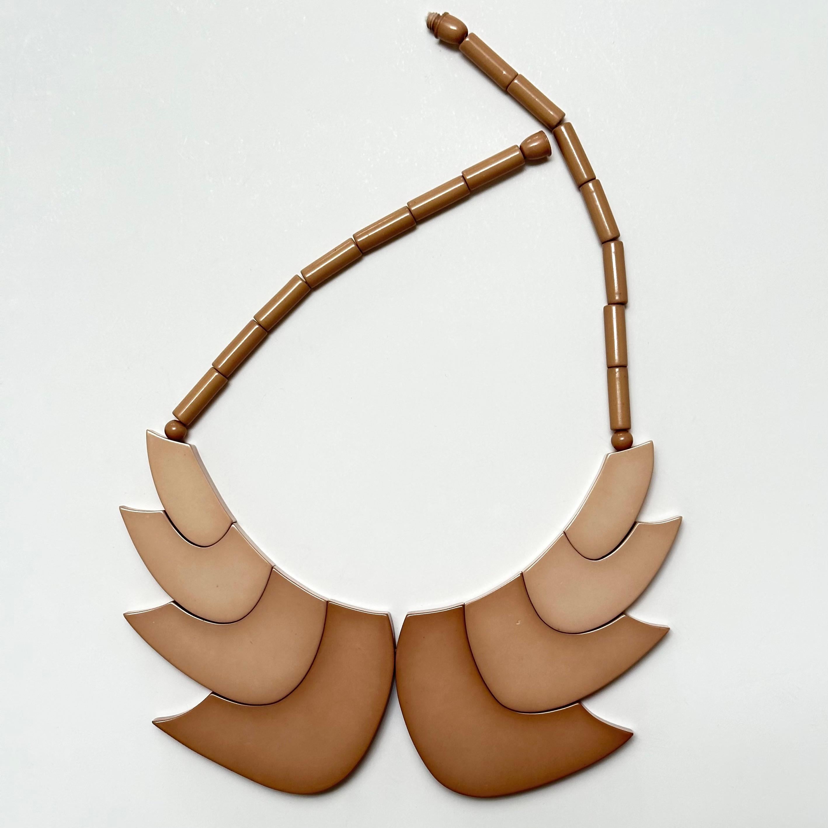 Galalith Collar Necklace, Guillemette L'Hoir, Paris c. 1970 For Sale 4