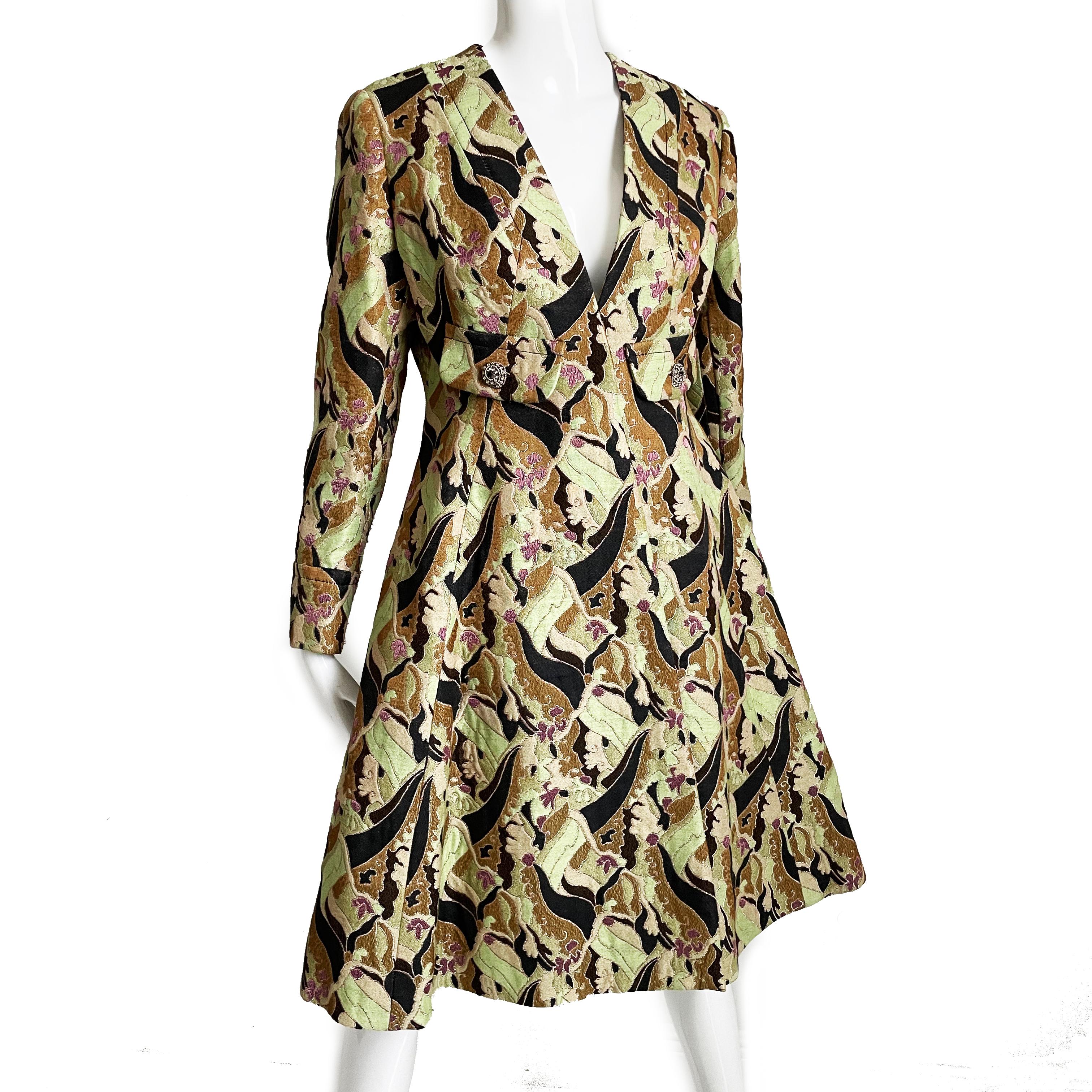 Galanos Mantel-Brokat-Wandteppich-Mantelkleid Amelia Gray Boutique Beverly Hills 60er Jahre (Beige) im Angebot