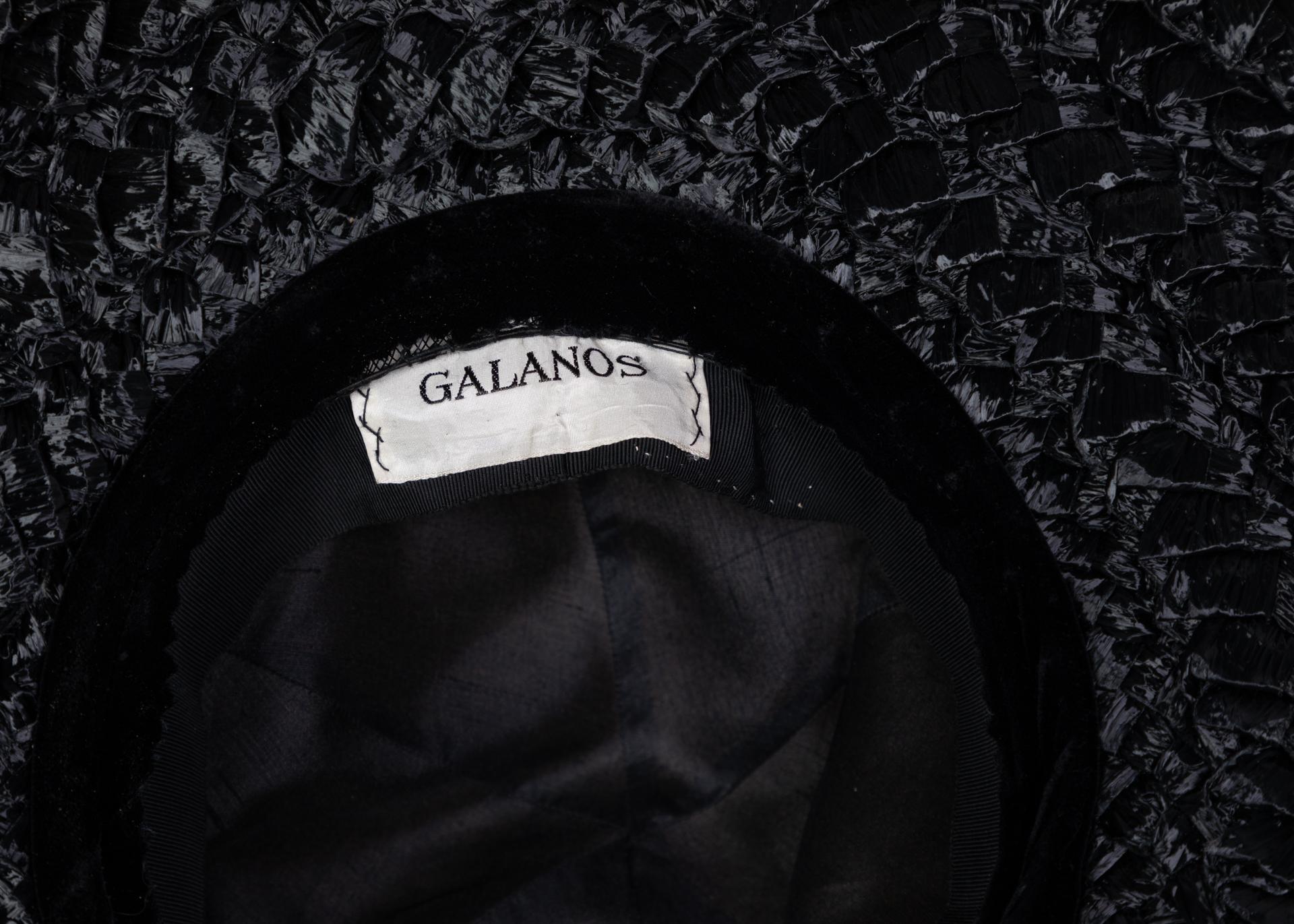 Galanos Couture Elfenbeinfarbener Schwarzer Raffia-Hut aus Seide im Angebot 2