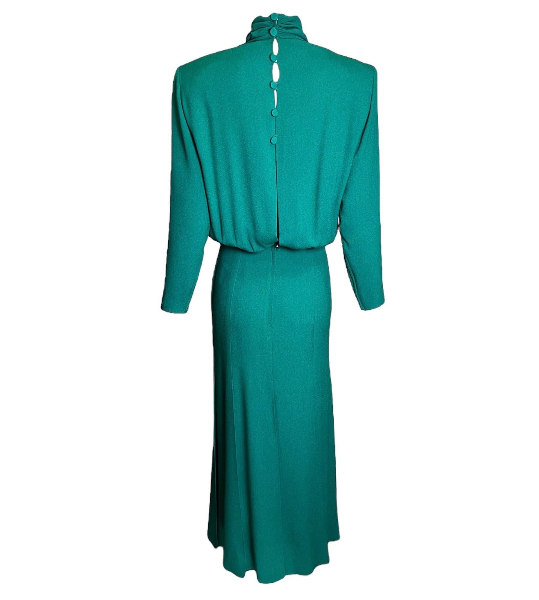 Galanos Smaragdgrünes Kleid mit gewebter Frontpartie, 1980er Jahre (Grün) im Angebot