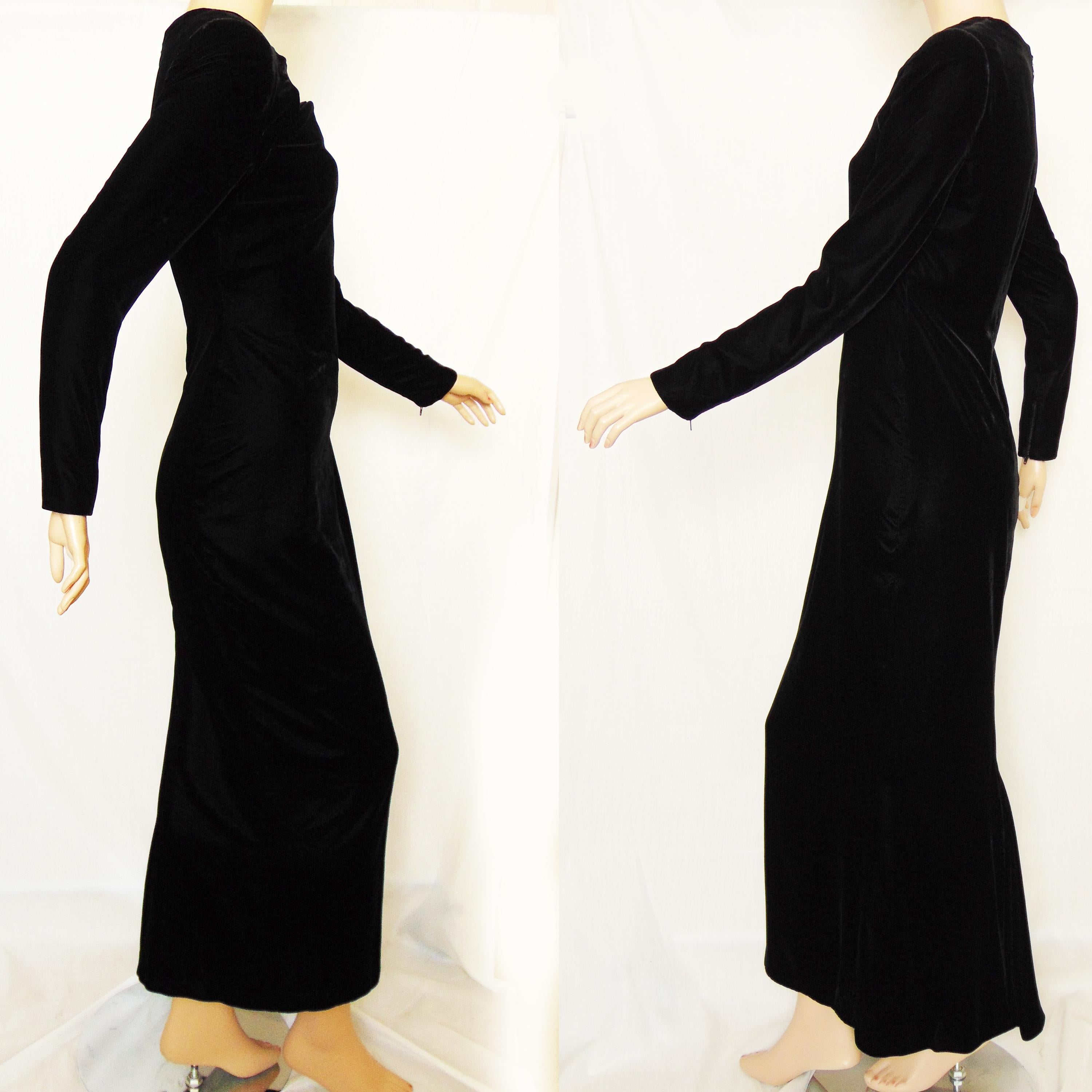 Galanos Evening Gown Formal Long Dress Black Silk Velvet Sculptural Collar en vente 3