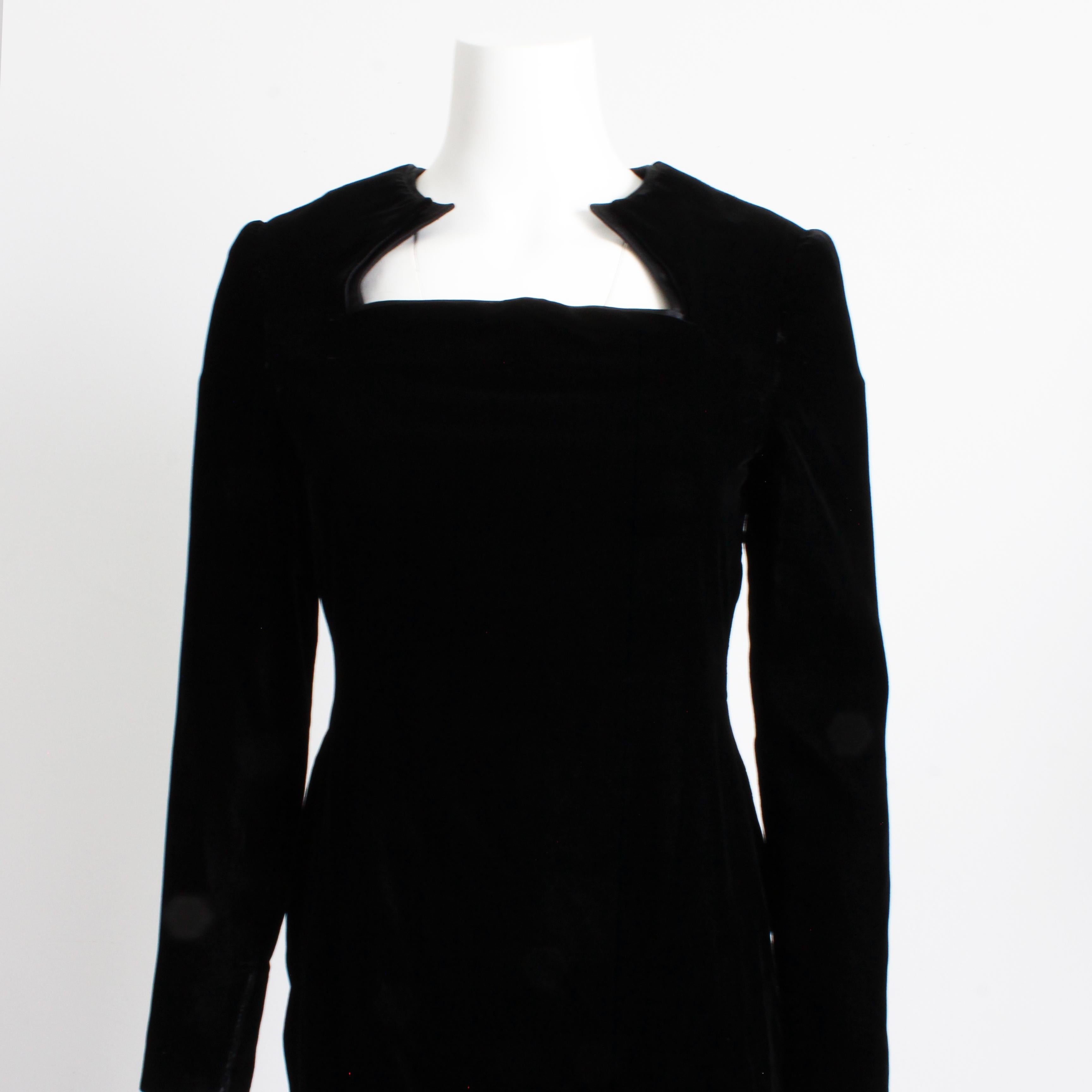 Galanos Evening Gown Formal Long Dress Black Silk Velvet Sculptural Collar Bon état - En vente à Port Saint Lucie, FL
