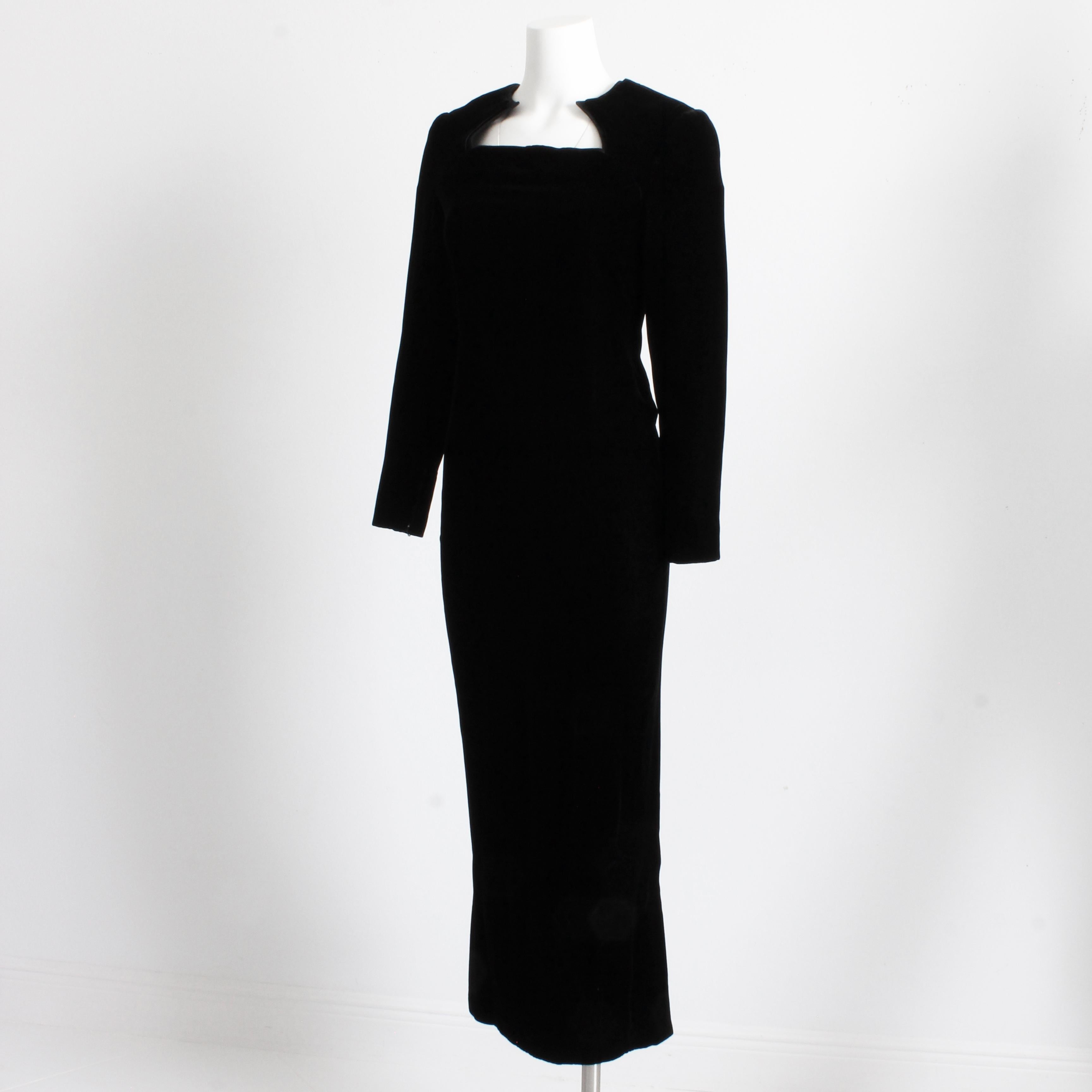 Galanos Evening Gown Formal Long Dress Black Silk Velvet Sculptural Collar en vente 1