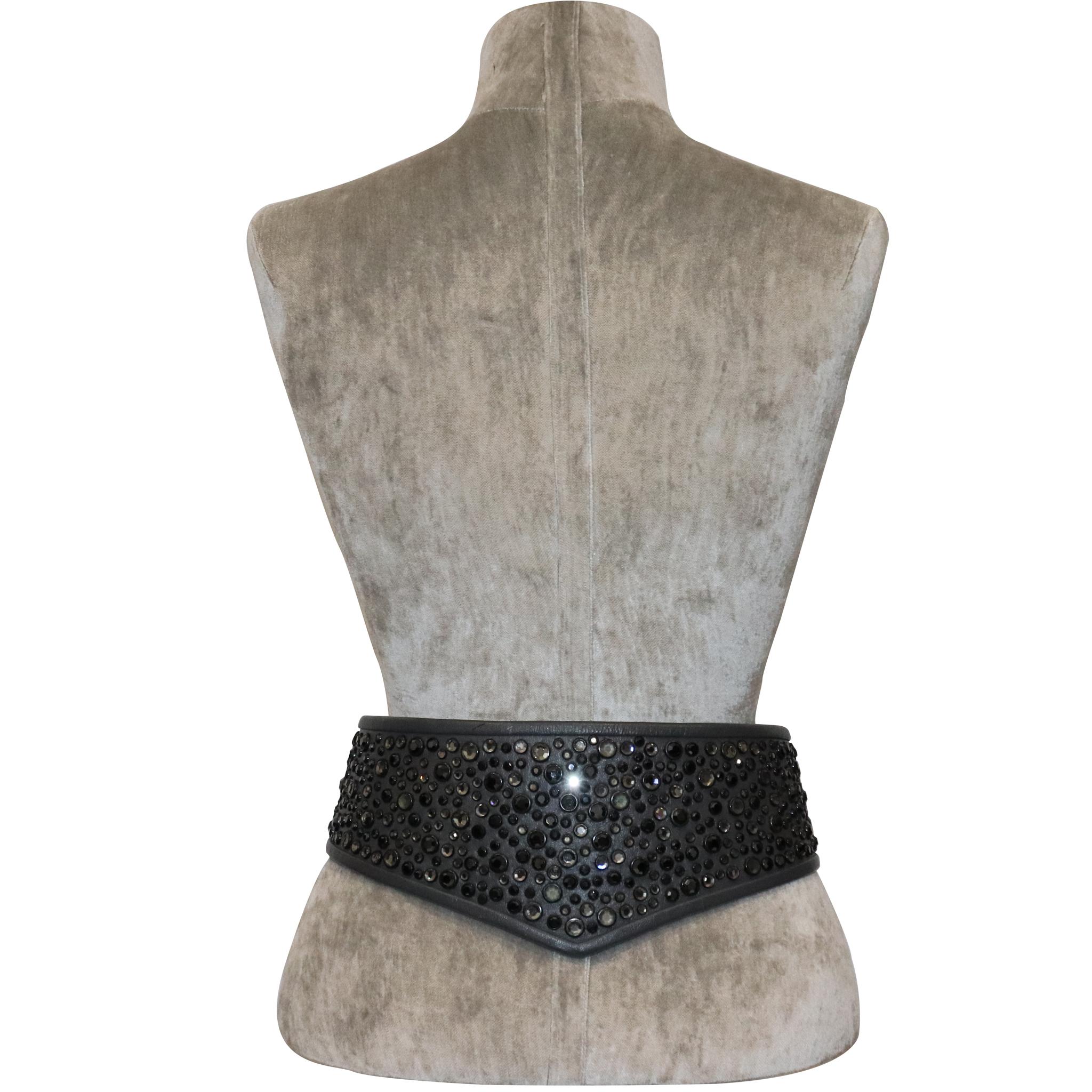 Galanos Gunmetal Rhinestone Wide Leather Belt. Vintage belt from 1980s in excellent condition 

Measurements: 

Length - 33.4 inches 
Height - 4.8 inches 