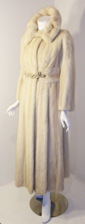 Women's Galanos late 1960s full Length White Mink Coat with Toggle Self Belt For Sale