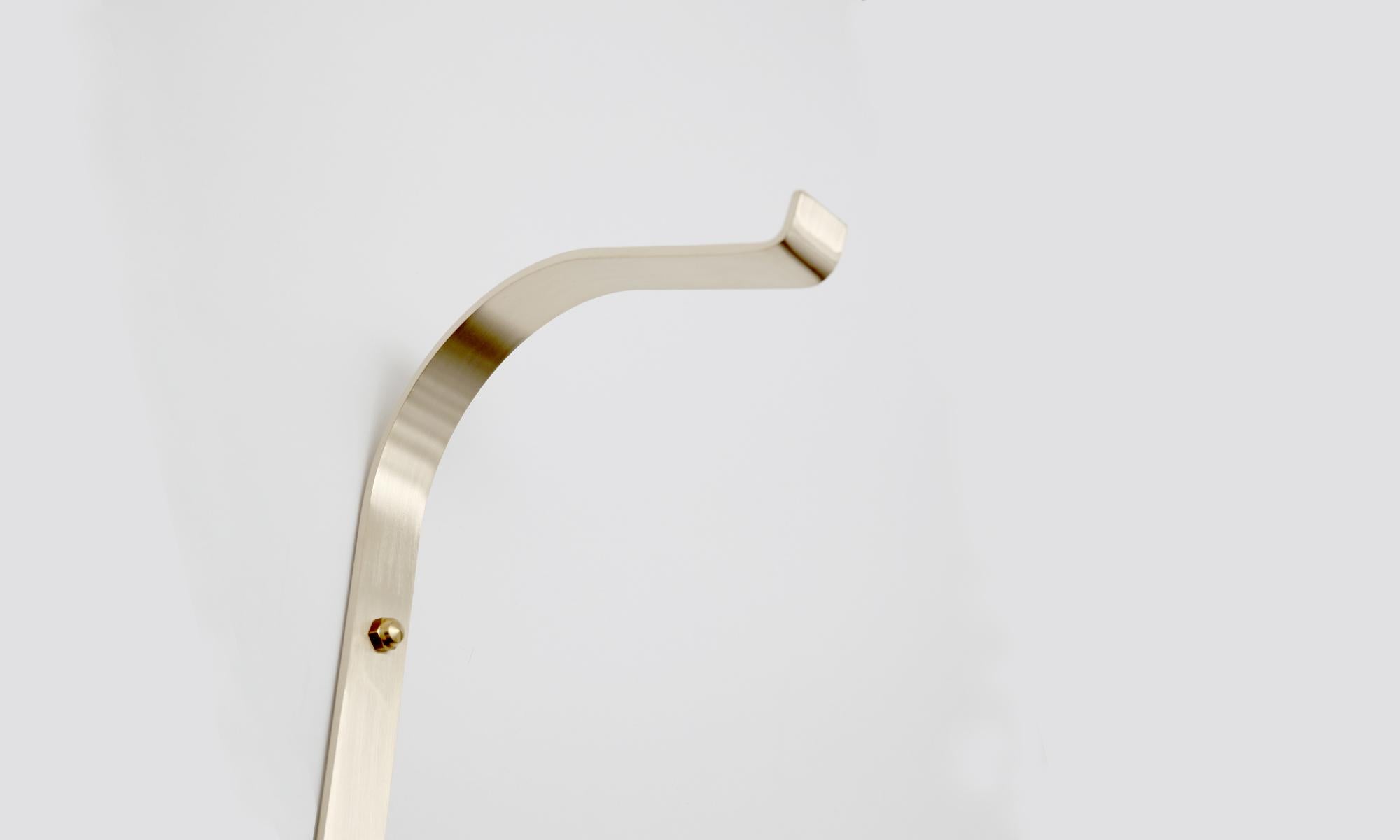Wand-Valet Stand Messing poliert brüniert Contemporary Galant_02 von Josep Abril (Spanisch) im Angebot