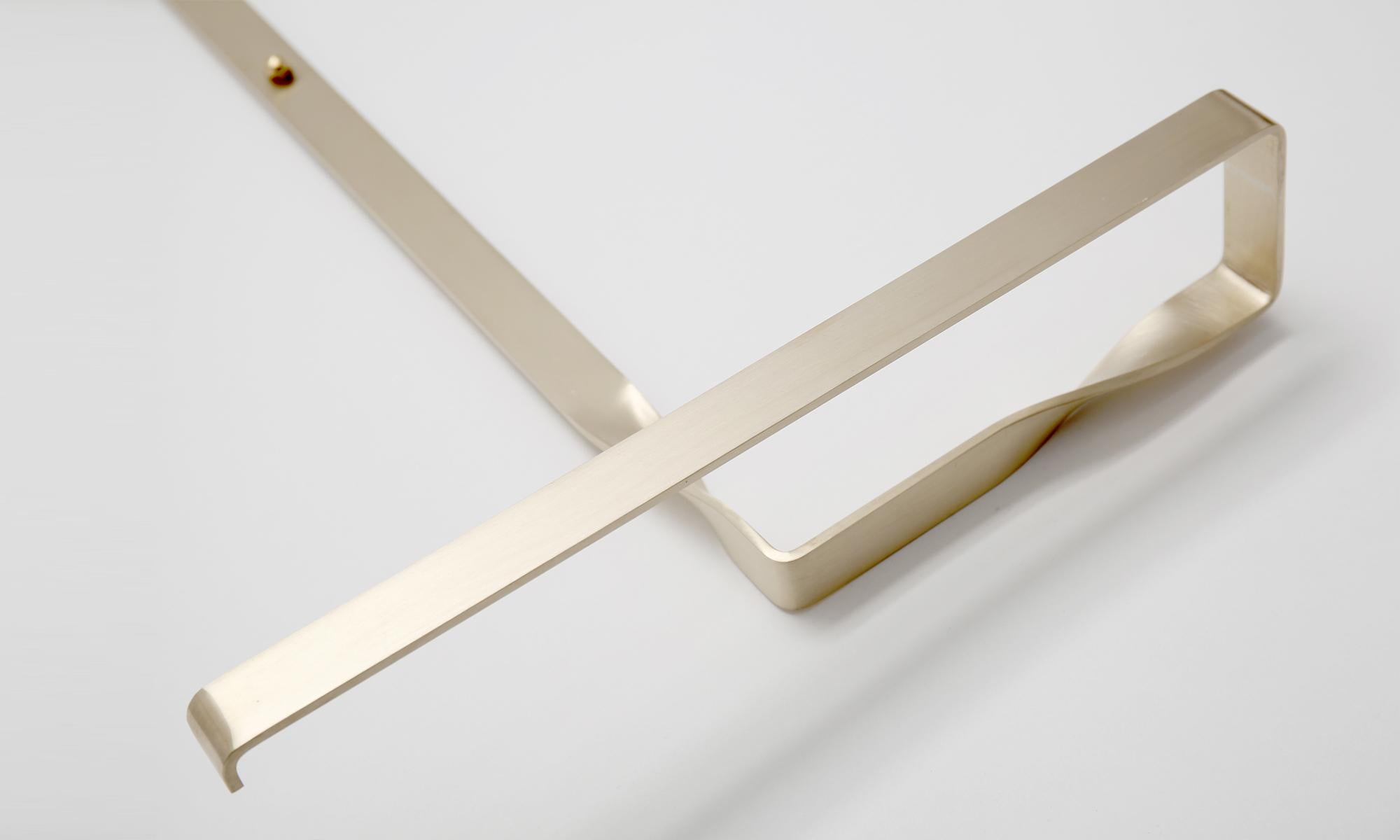 Wand-Valet Stand Messing poliert brüniert Contemporary Galant_02 von Josep Abril im Zustand „Neu“ im Angebot in Barcelona, ES