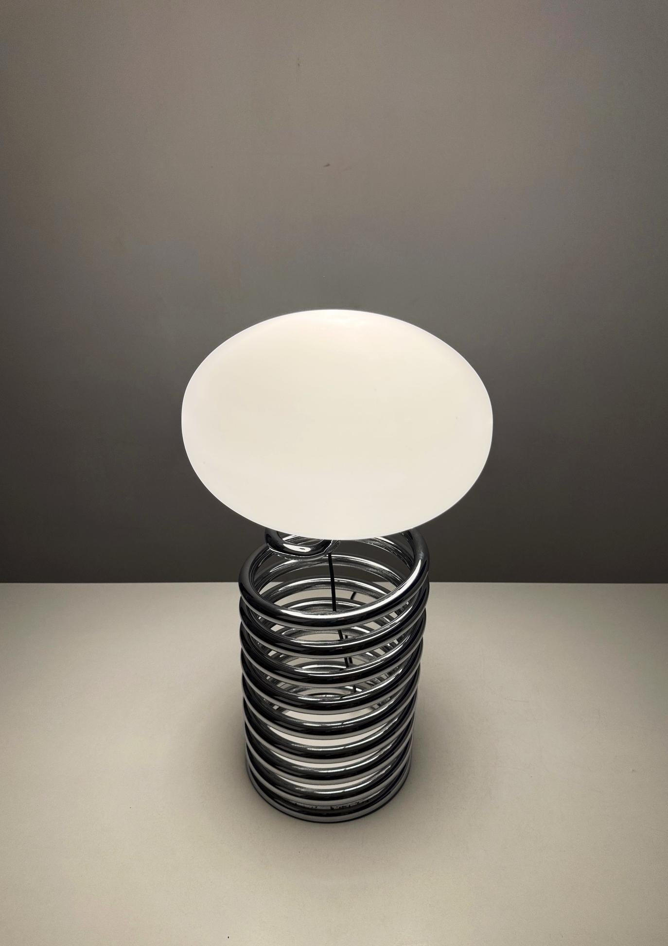 Lampe de table Galaxia par FASE, A Space, 1970s - Design Spiral iconique de l'ère spatiale en vente 3