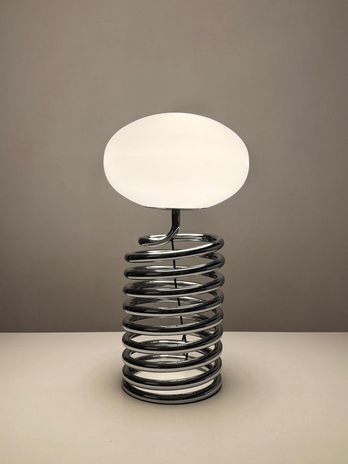 Lampe de table Galaxia par FASE, A Space, 1970s - Design Spiral iconique de l'ère spatiale en vente 1