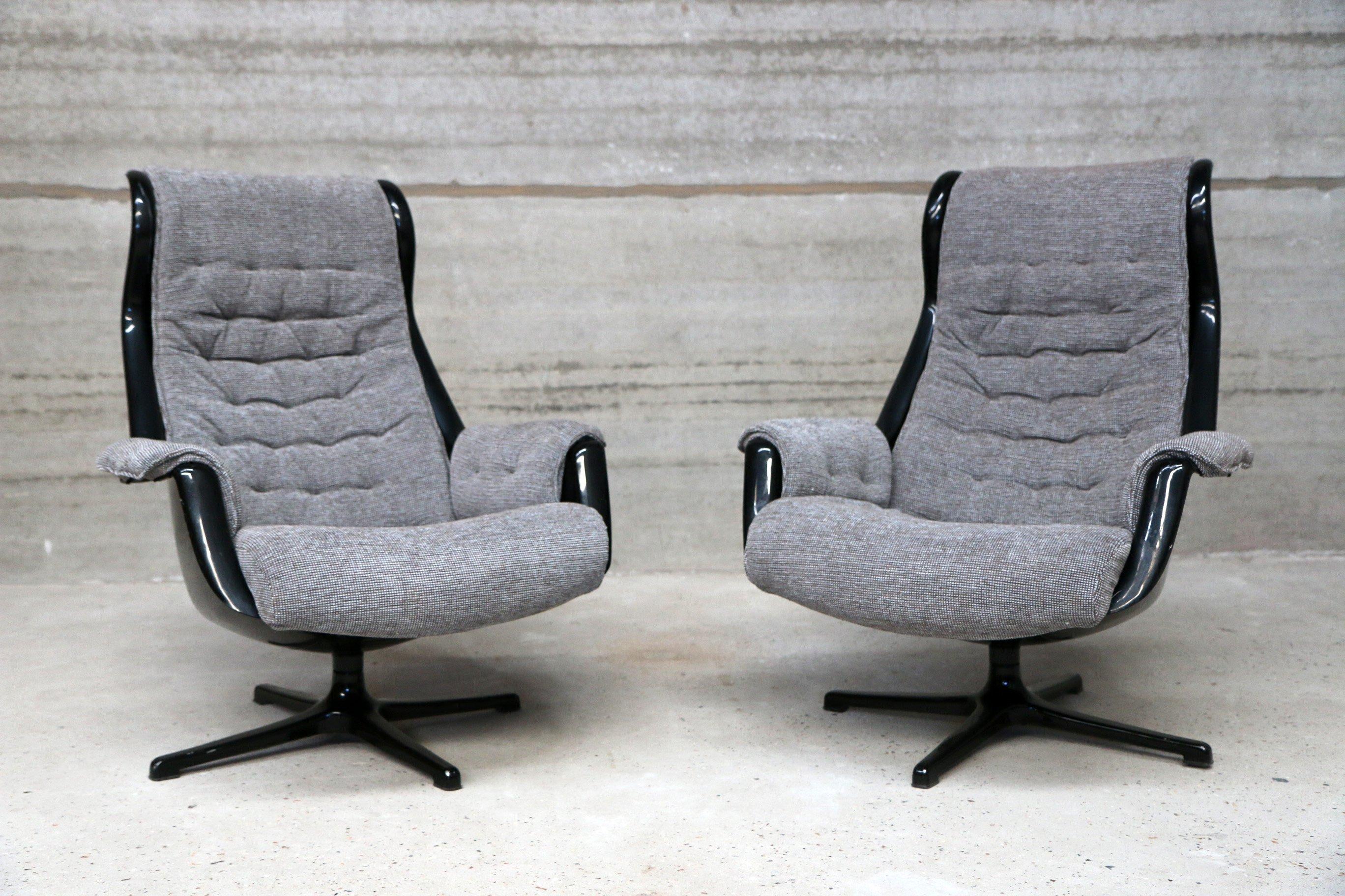 Hard to find as a pair, these Space Age futuristic 'Galaxy' swivel easy chairs were designed by Alf Svensson and Yngvar Sandström for DUX Sweden in 1968.