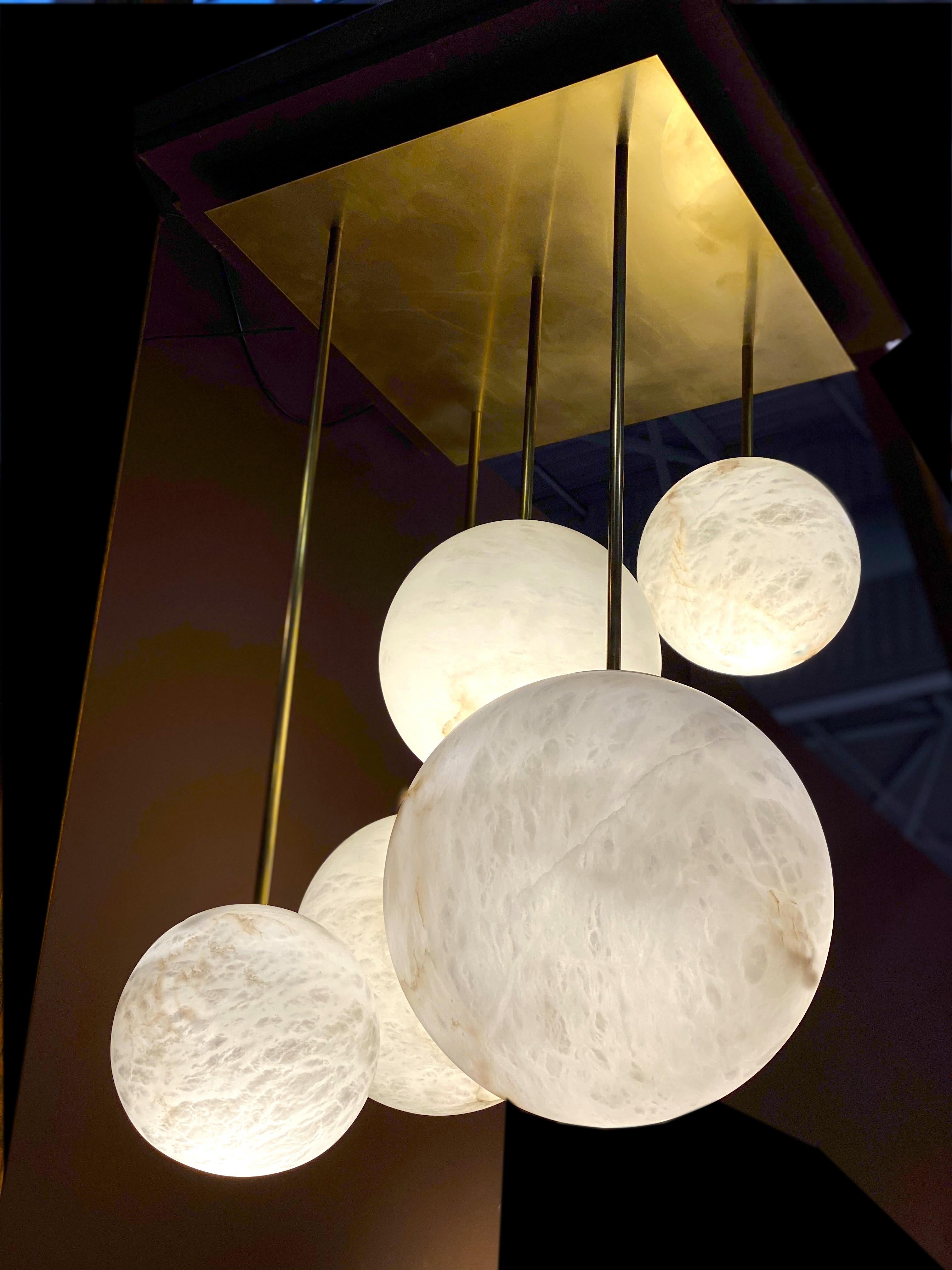 Galaxy Contemporary Italian Alabaster Marble Globe Chandelier In New Condition For Sale In Rome, IT