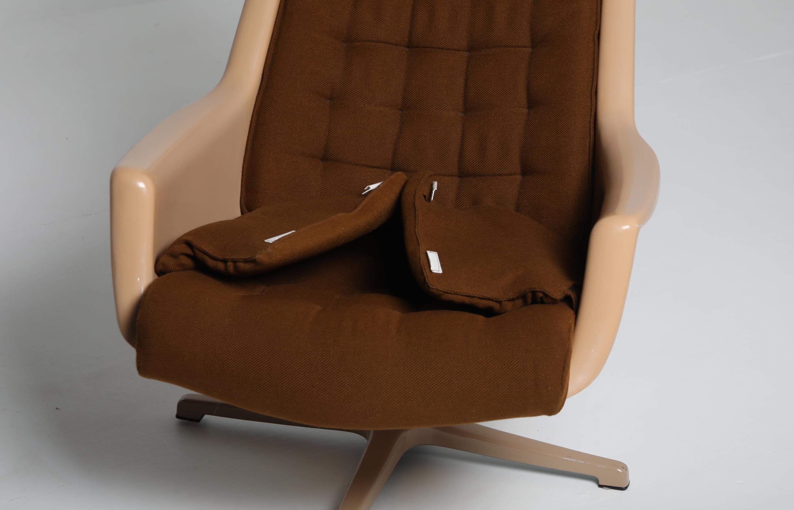Tissu d'ameublement Chaise longue pivotante Galaxy par Alf Svensson et Yngvar Sandström pour DUX, 1970 en vente