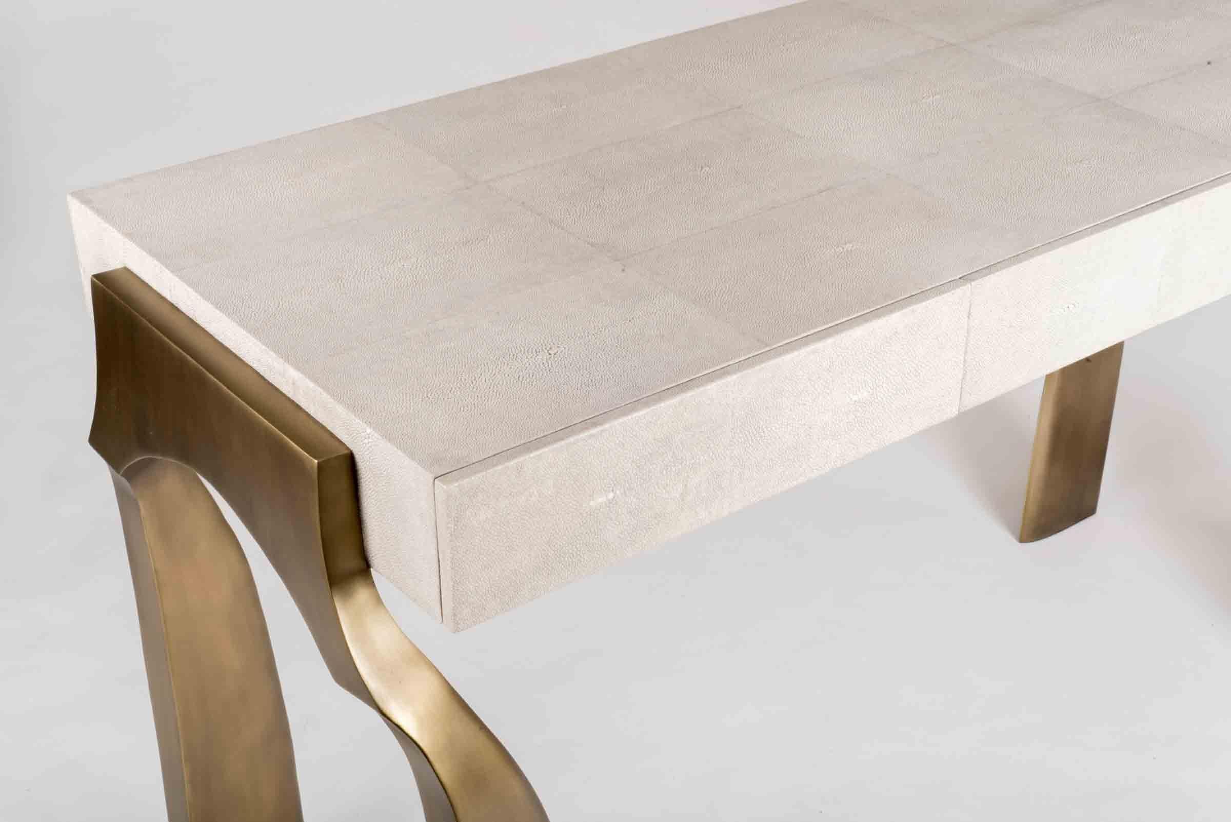 Galaxy Writing Desk in Cream Shagreen and Bronze-Patina Brass by Kifu Paris In New Condition For Sale In New York, NY