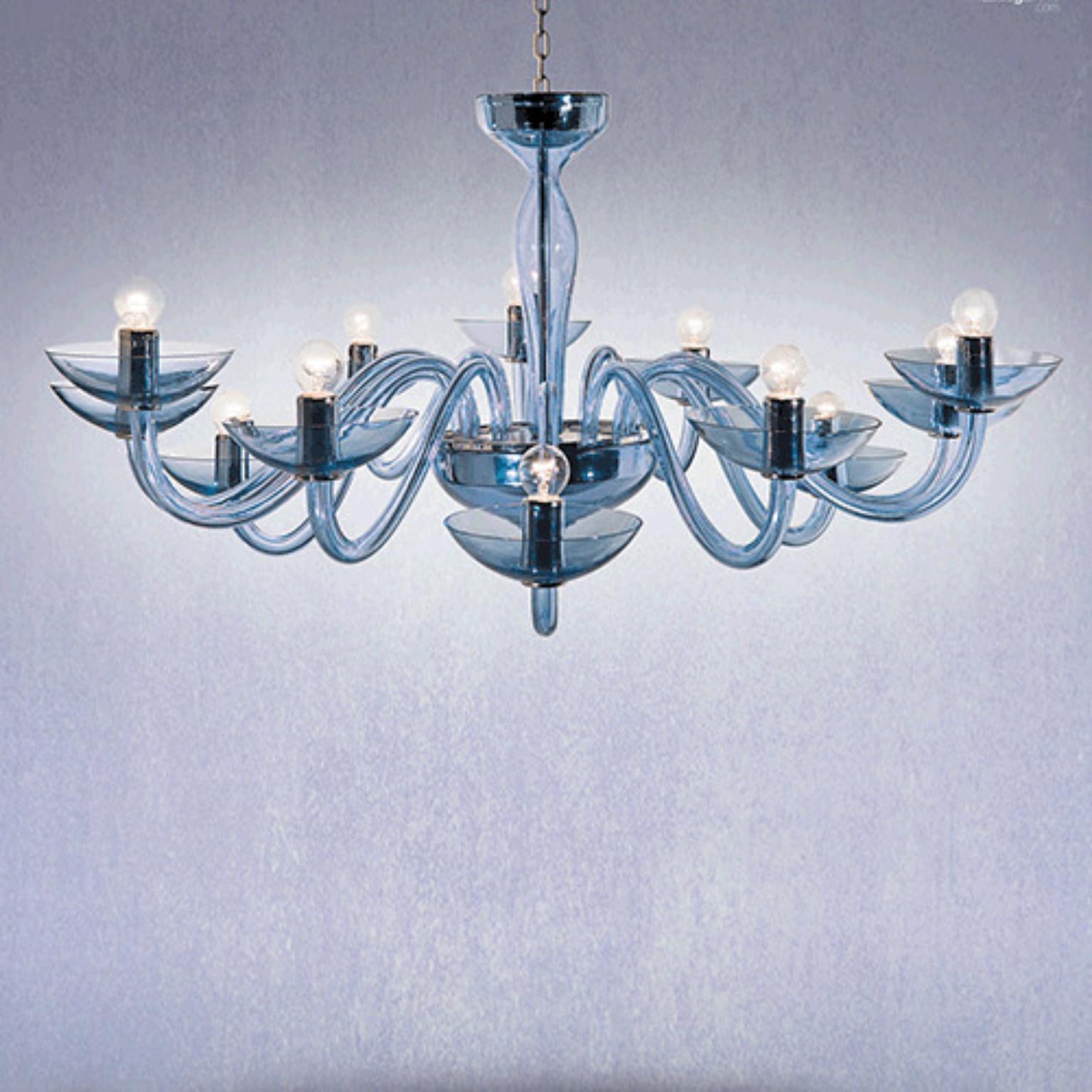 Lampada a sospensione Galbajo GALSOV12 di Mazzega 1946
Dimensioni: D 104 x H 51 cm.
Materiali: Telaio: Cromo lucido. 
Diffusore: Alessandrite trasparente.
Peso: 012 Kg.

Le radici di Mazzega1946 affondano a Murano, terra di maestri vetrai che ancora
