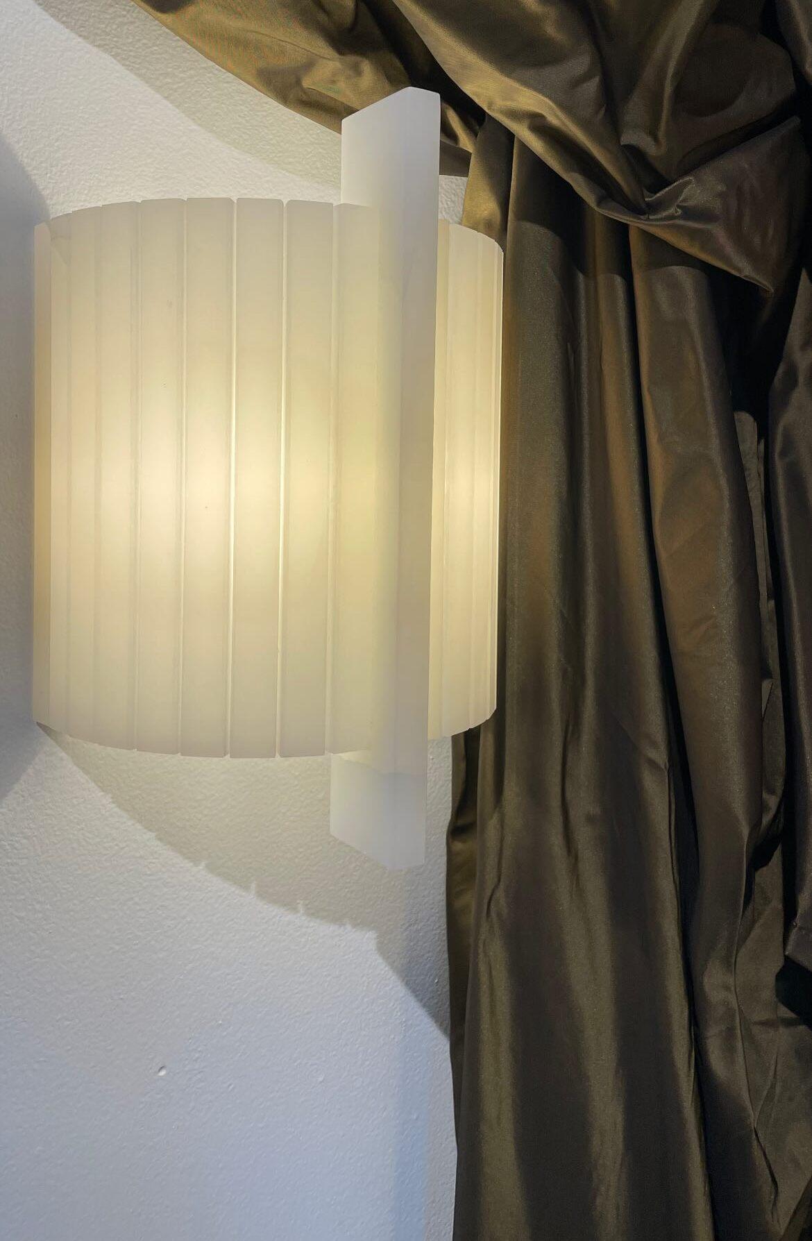 Sculpture cylindrique en onyx blanc avec détails verticals de Marie Jeunet en vente 2