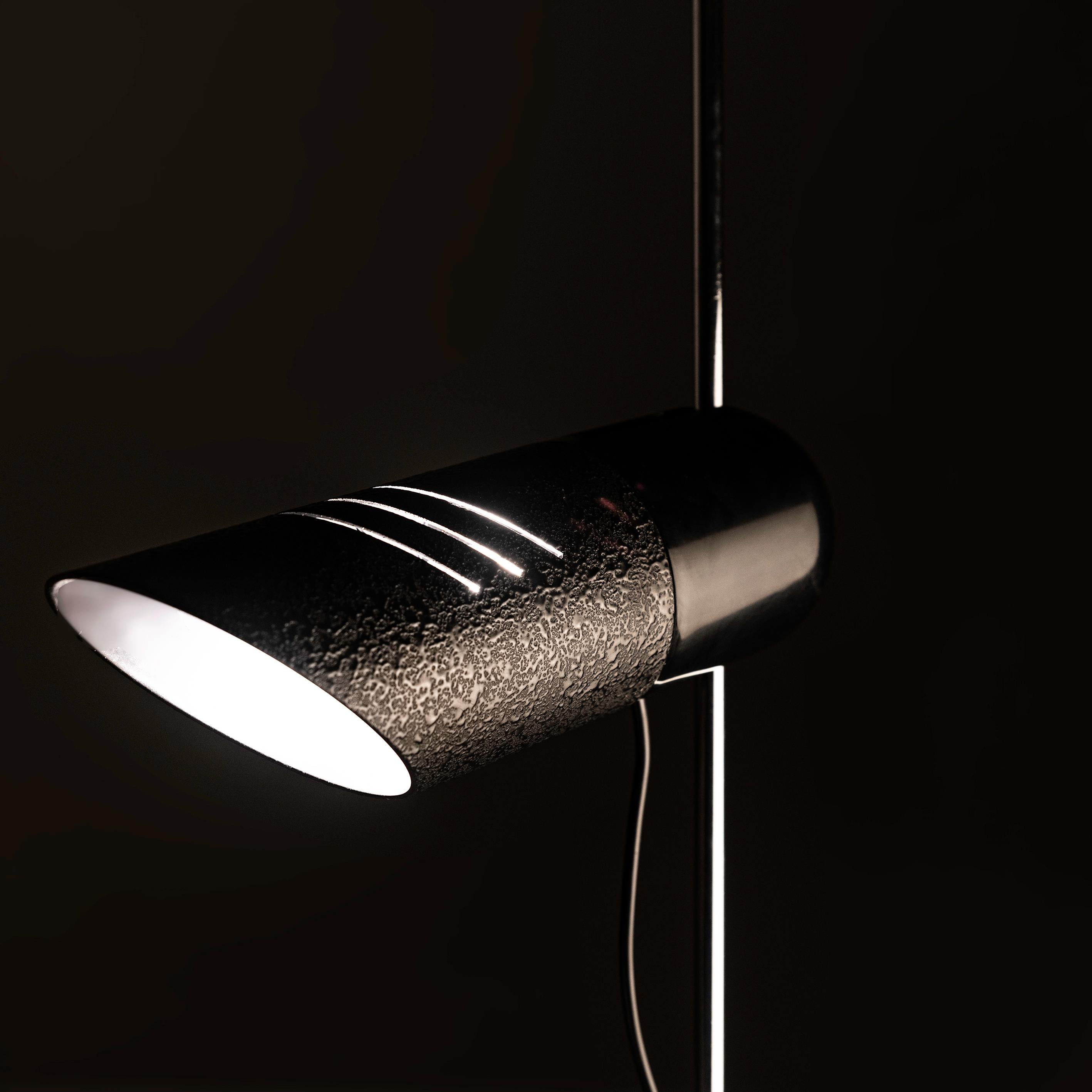 Galdino-Lampe entworfen von Carlo Urbinati für Harvey Guzzini, 1970er Jahre (Metall) im Angebot