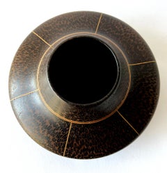 Galen Carpenter Vaso in acero nero palmato tornito a mano