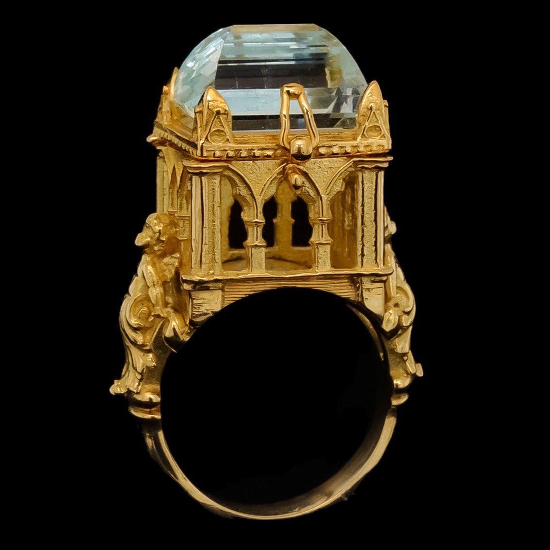 Galerie des Glaces Cathedral Poison Ring in 18 Karat Yellow Gold with Aquamarine 7