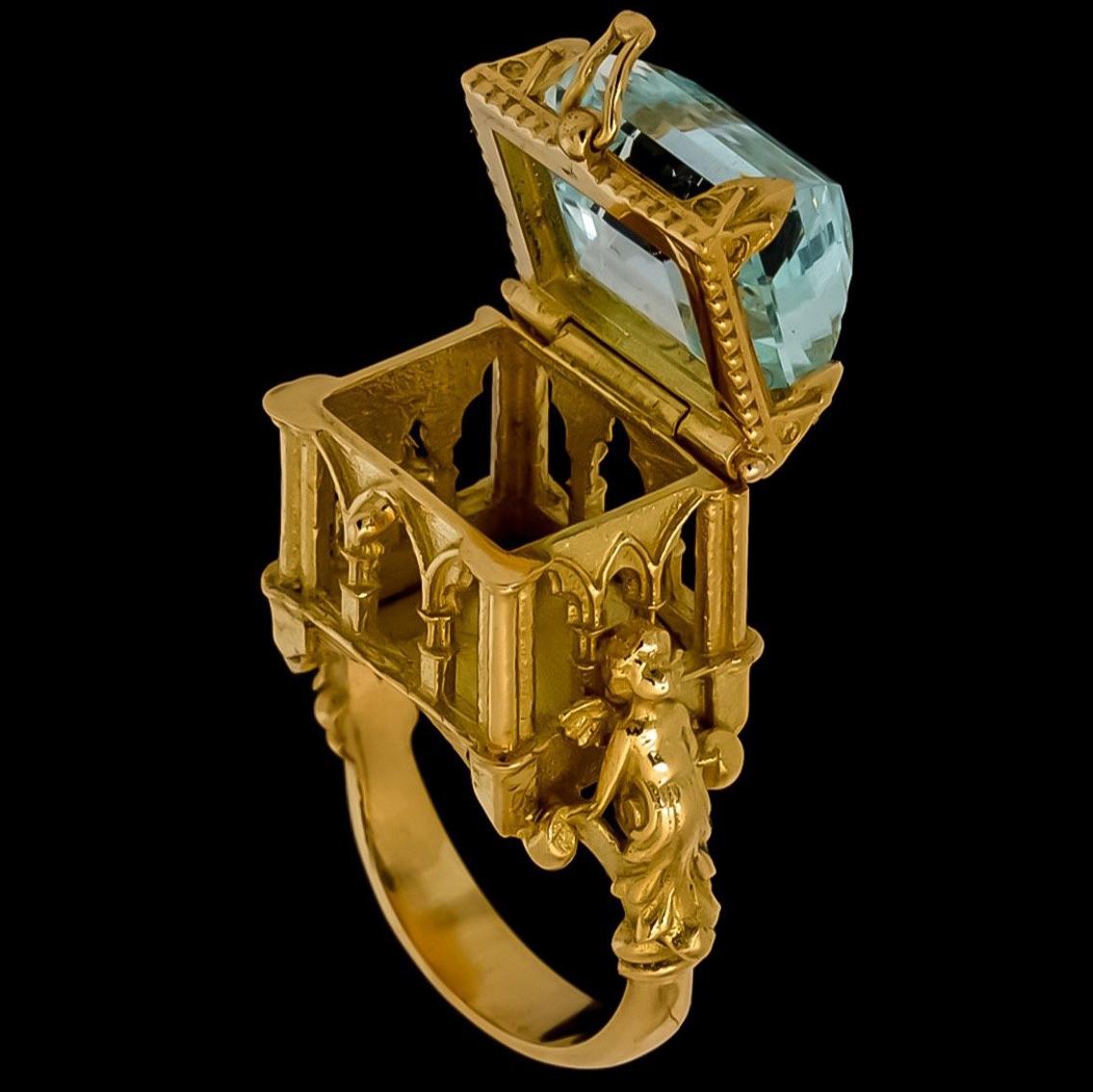 Galerie des Glaces Cathedral Poison Ring in 18 Karat Yellow Gold with Aquamarine 8