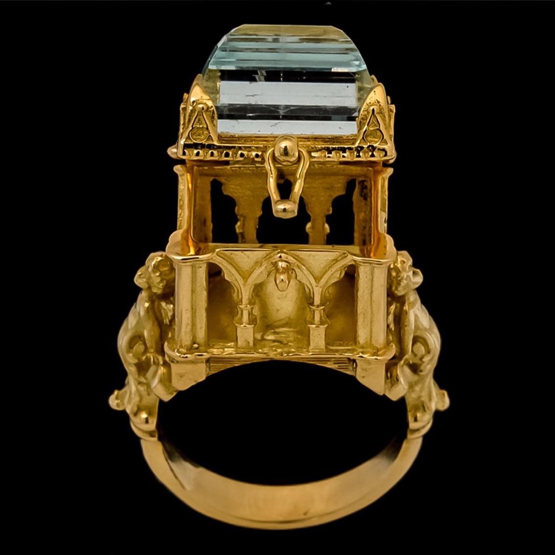 Galerie des Glaces Cathedral Poison Ring in 18 Karat Yellow Gold with Aquamarine 2