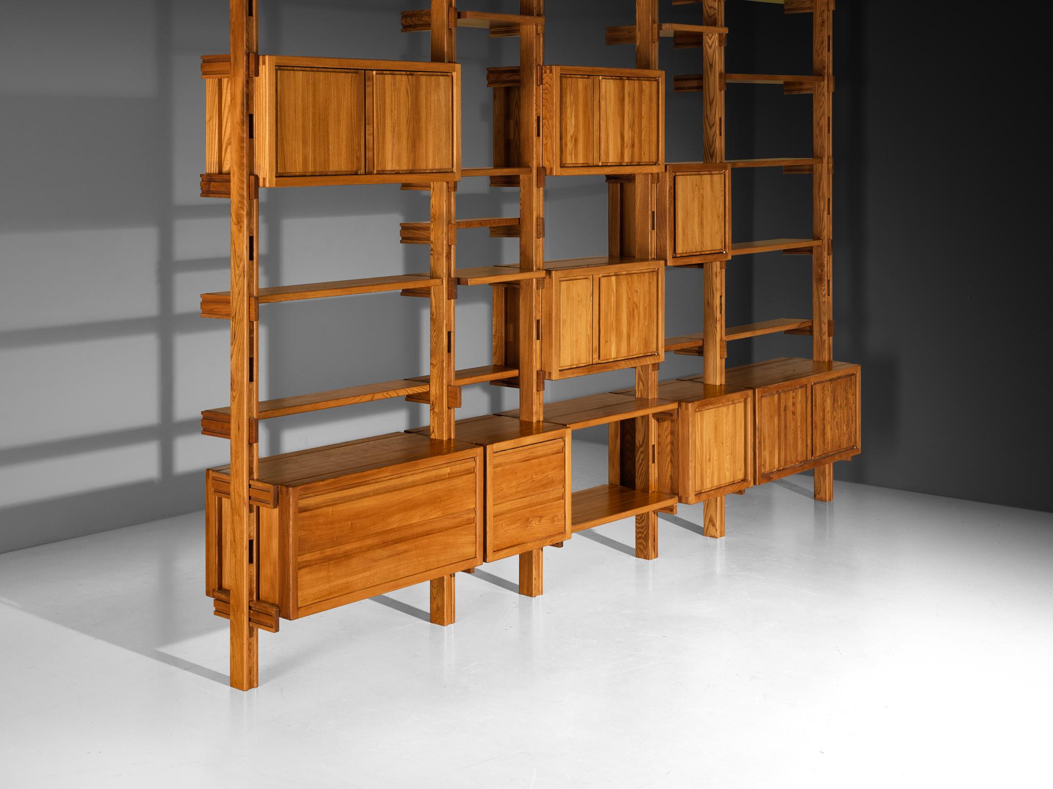 Galerie L'Orme Modular Room Divider or Wall Unit in Solid Elm In Good Condition For Sale In Waalwijk, NL
